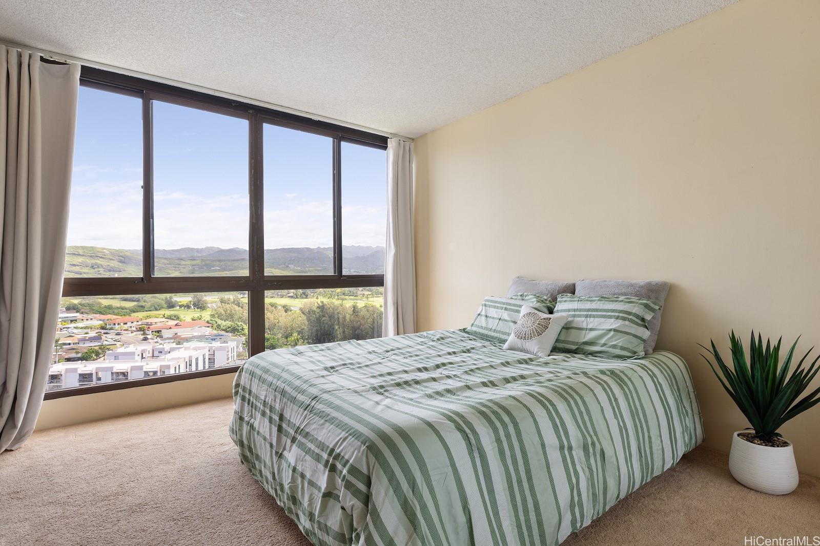 Country Club Plaza condo # 1409, Honolulu, Hawaii - photo 12 of 23