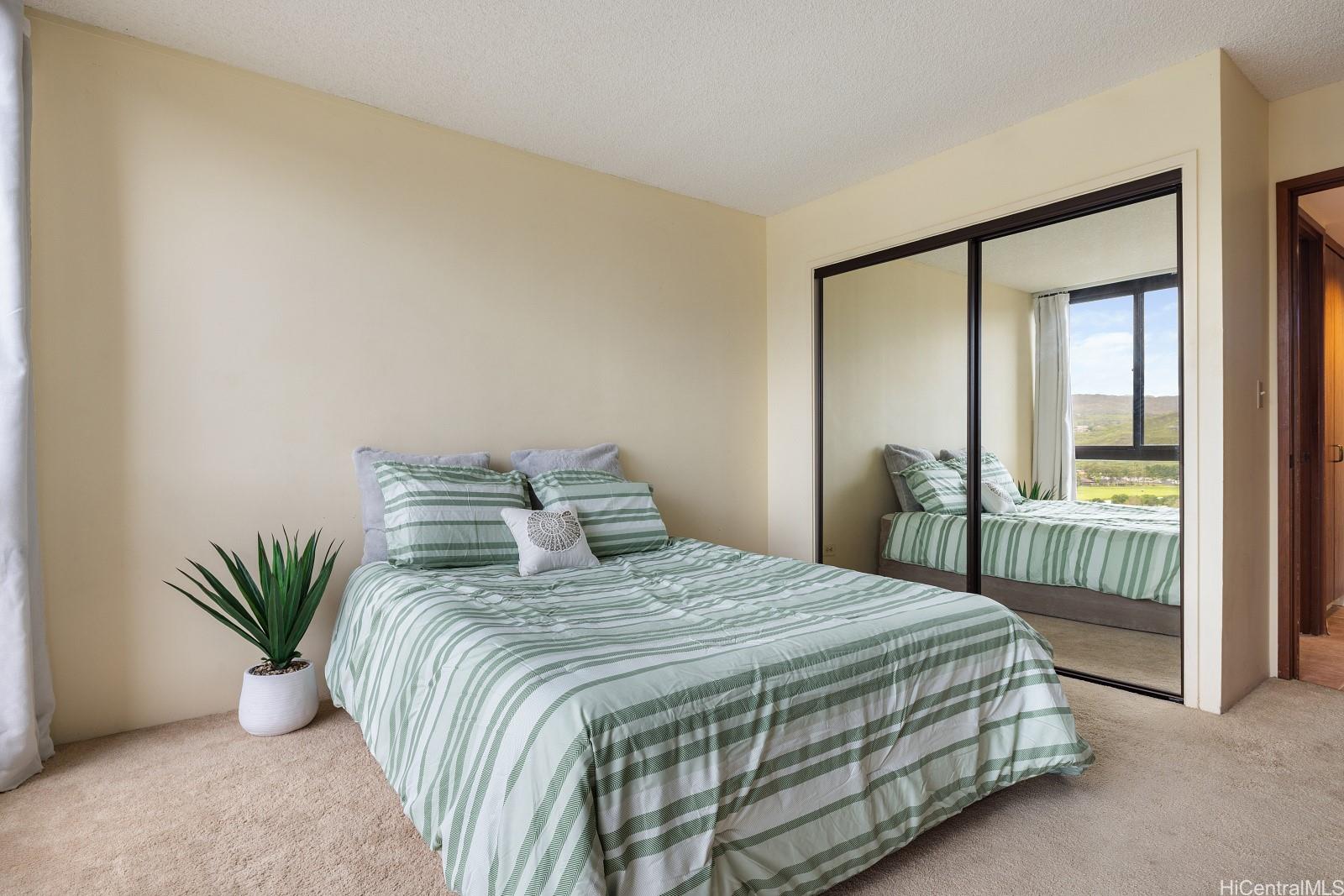 Country Club Plaza condo # 1409, Honolulu, Hawaii - photo 13 of 23