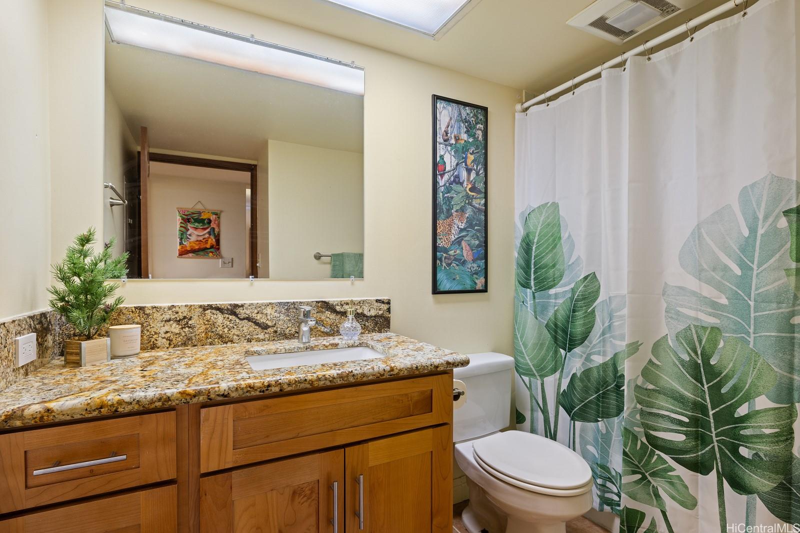 Country Club Plaza condo # 1409, Honolulu, Hawaii - photo 14 of 23