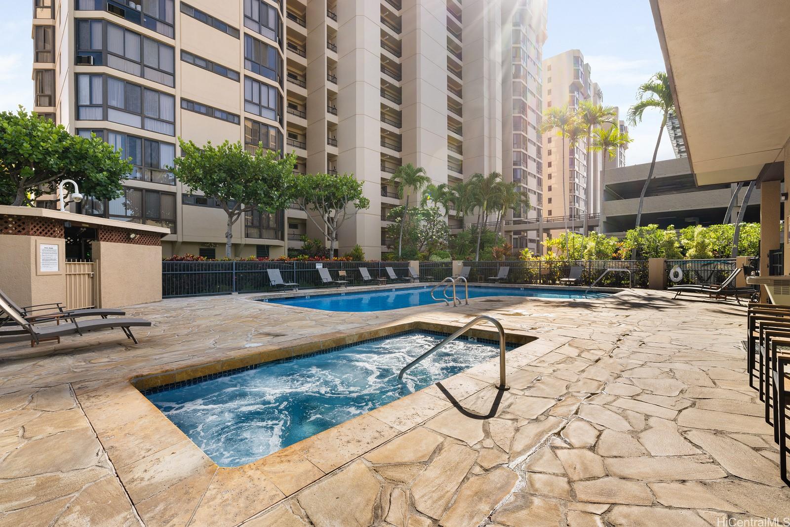 Country Club Plaza condo # 1409, Honolulu, Hawaii - photo 19 of 23