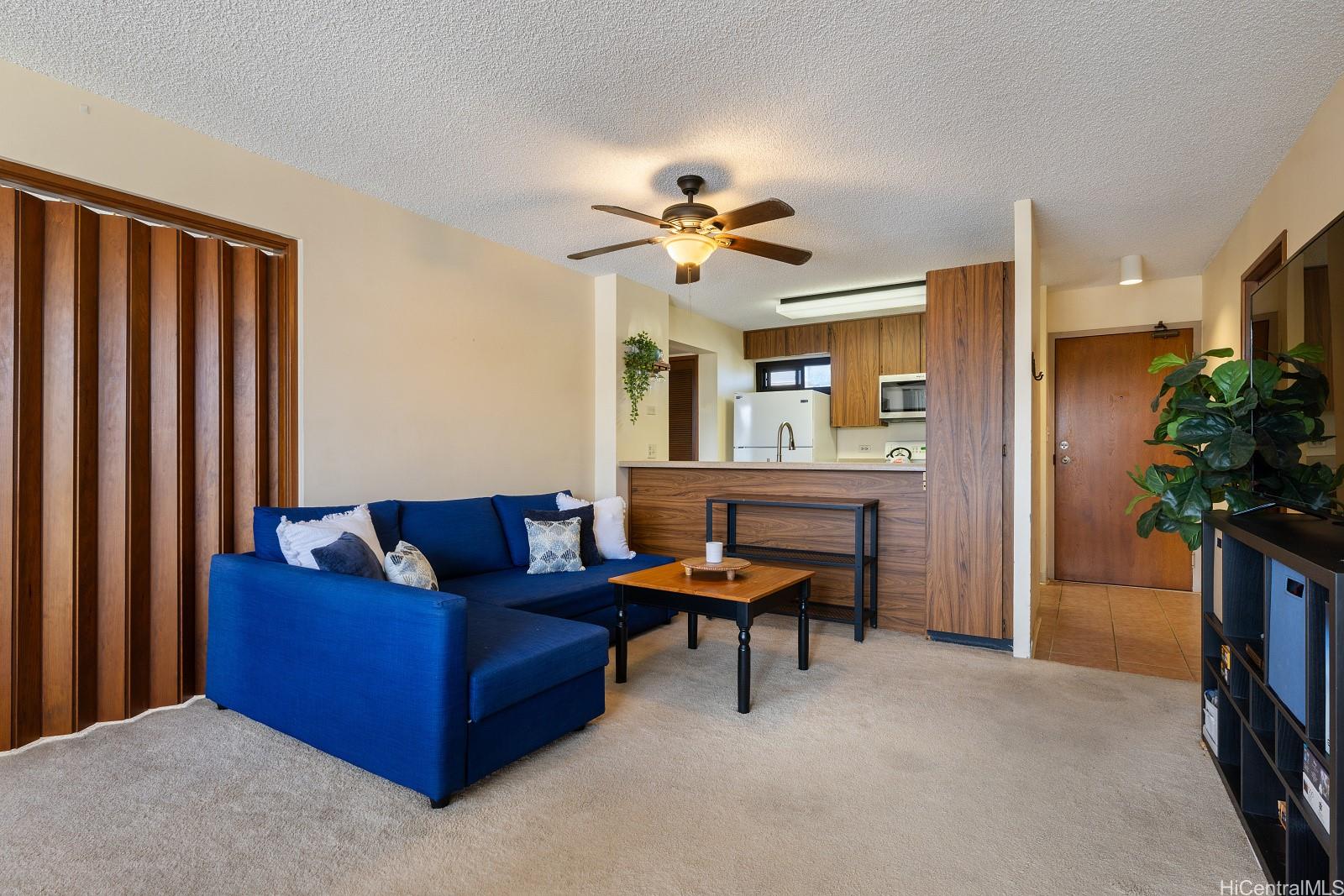 Country Club Plaza condo # 1409, Honolulu, Hawaii - photo 4 of 23