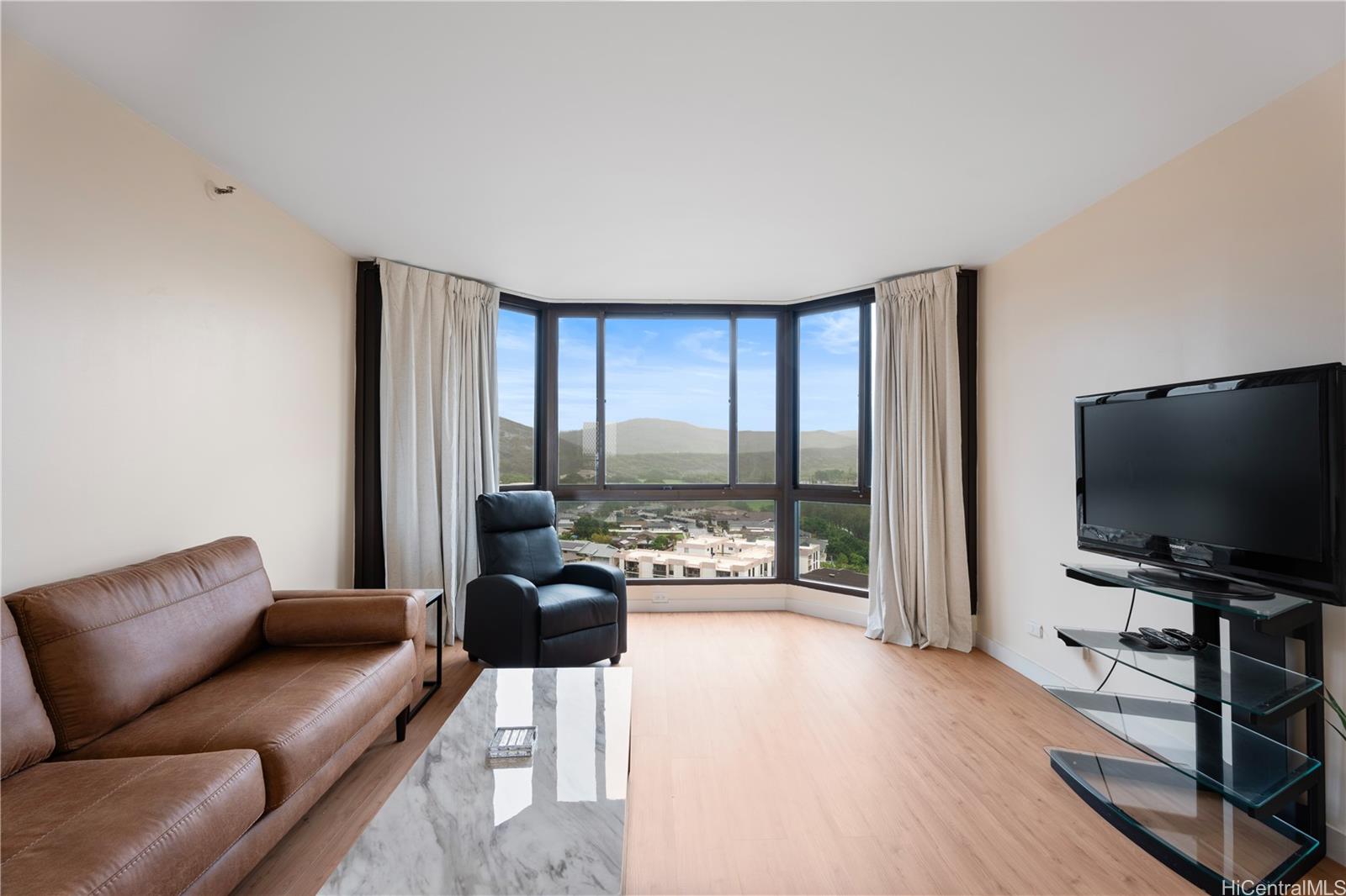 5070 Likini St Honolulu - Rental - photo 3 of 24