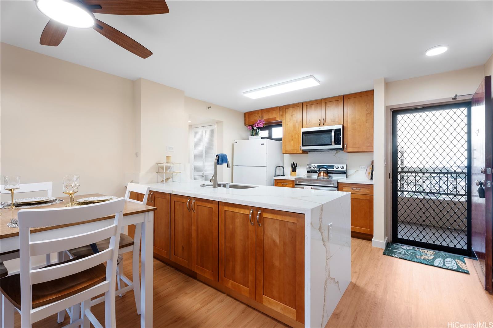 5070 Likini St Honolulu - Rental - photo 6 of 24