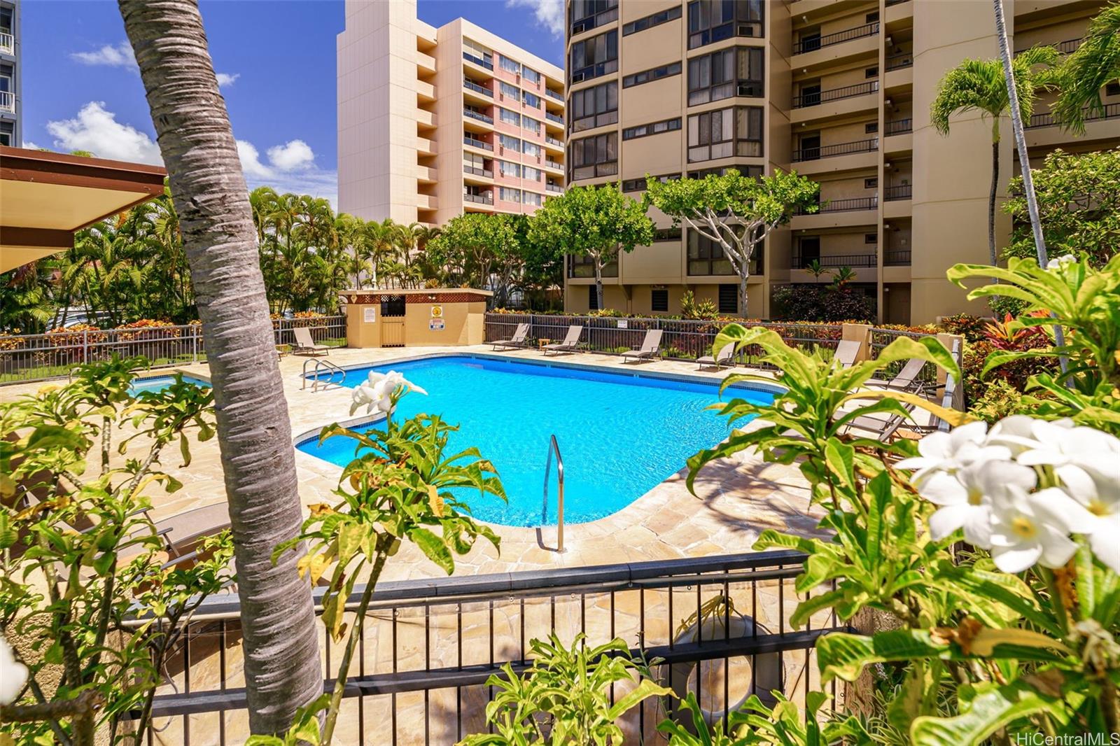 Country Club Plaza condo # PH210, Honolulu, Hawaii - photo 17 of 19