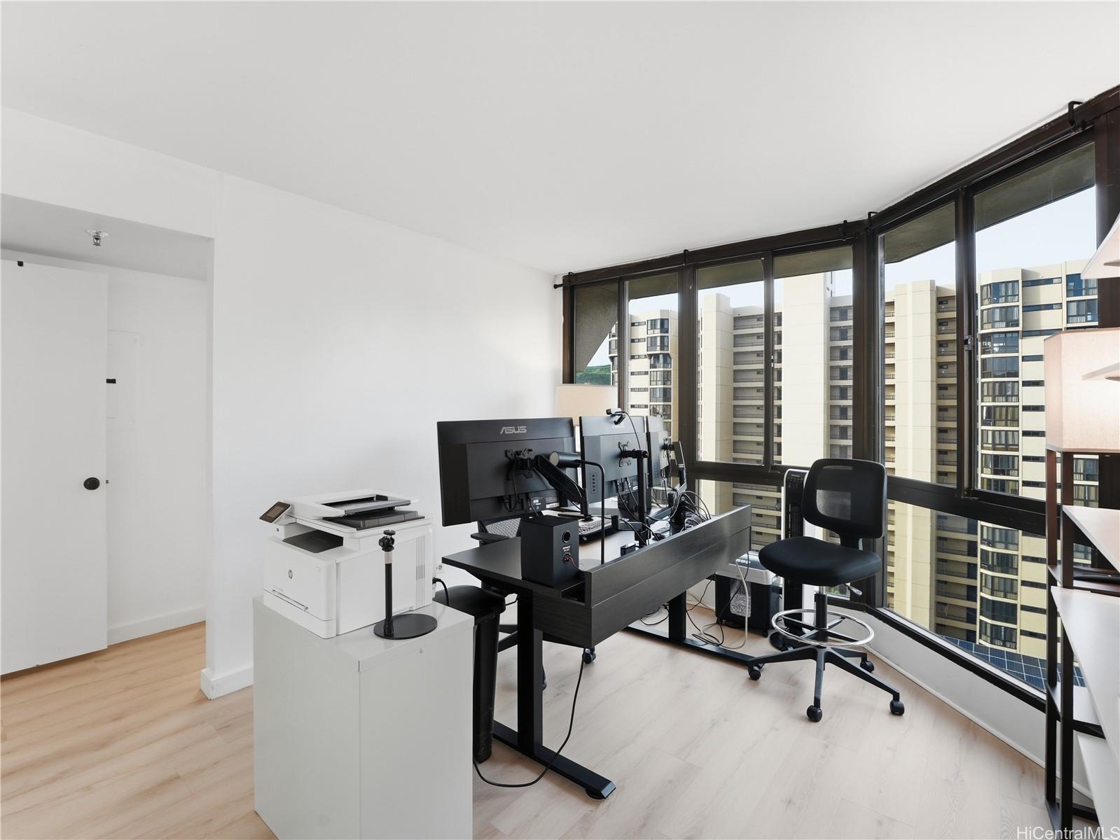 Country Club Plaza condo # 1213, Honolulu, Hawaii - photo 18 of 25