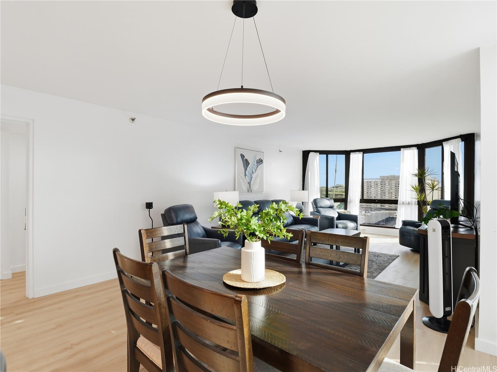 Country Club Plaza condo # 1213, Honolulu, Hawaii - photo 5 of 25