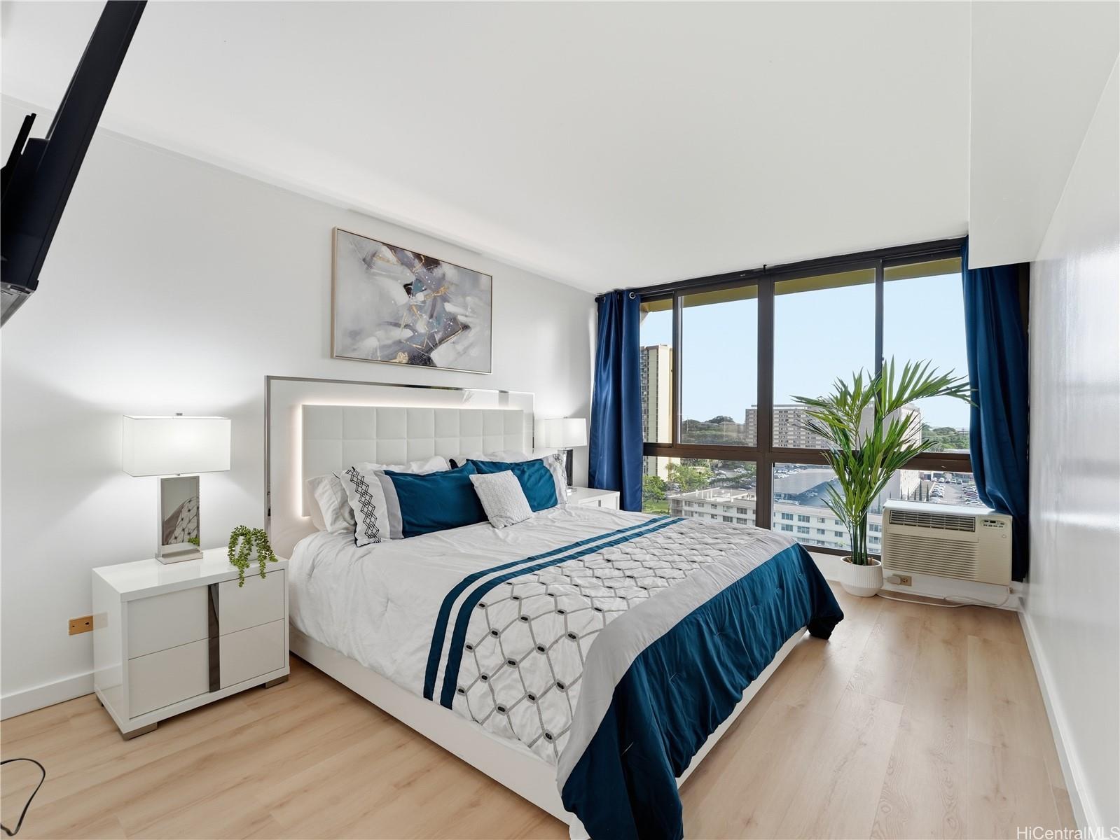 Country Club Plaza condo # 1213, Honolulu, Hawaii - photo 10 of 25