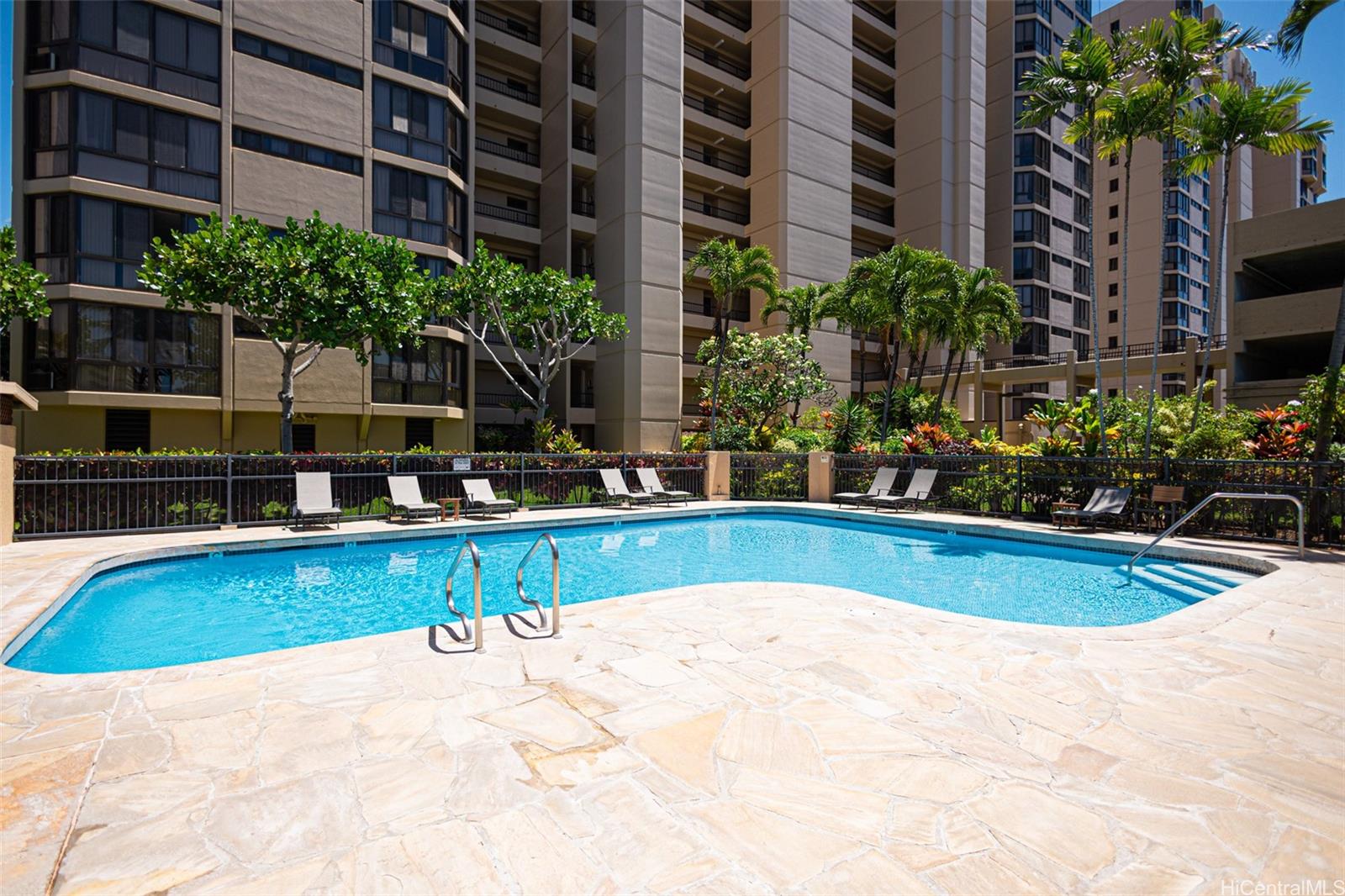 Country Club Plaza condo # 518, Honolulu, Hawaii - photo 21 of 25