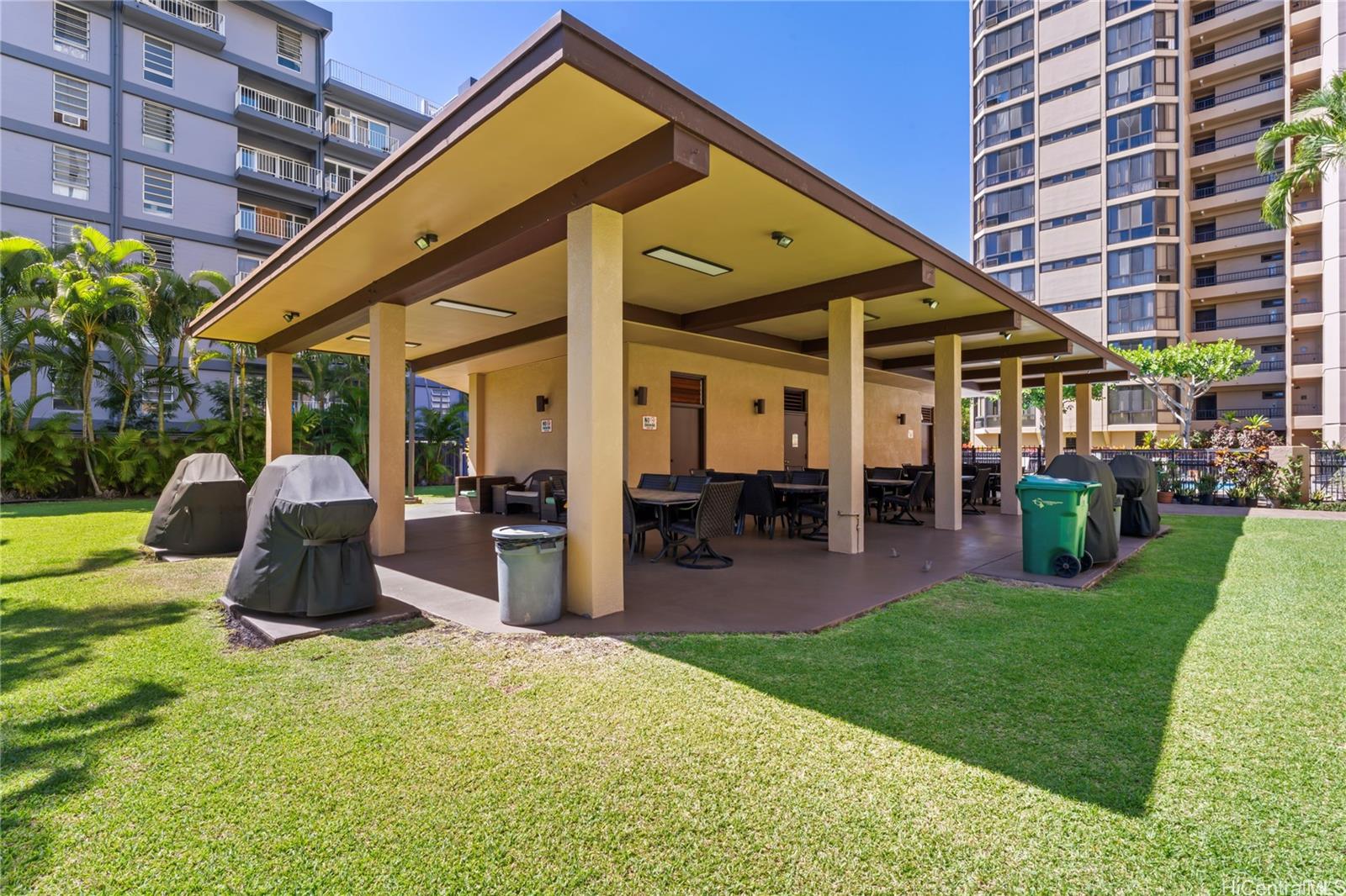 Country Club Plaza condo # 617, Honolulu, Hawaii - photo 21 of 25