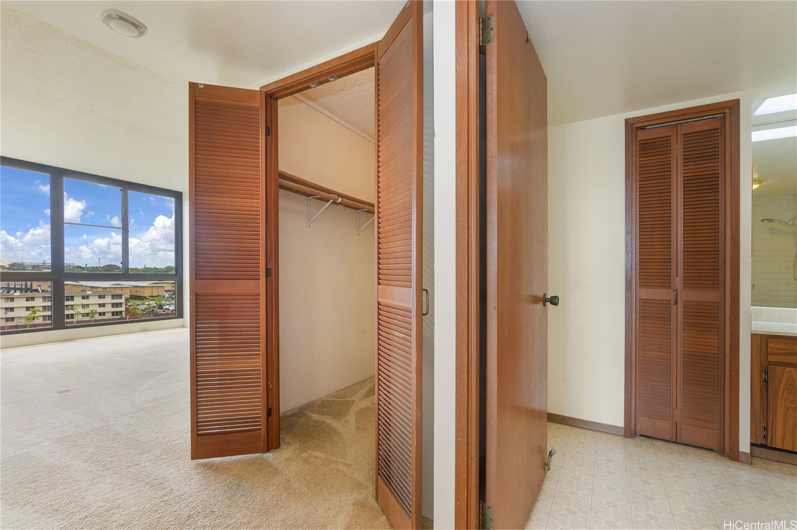 Country Club Plaza condo # 718, Honolulu, Hawaii - photo 13 of 25