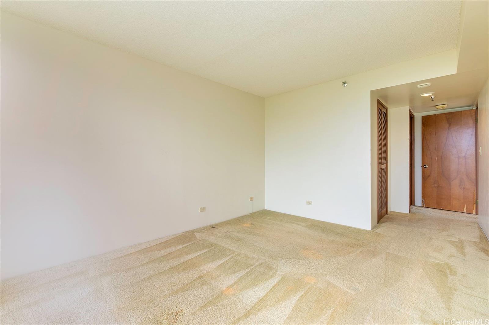 Country Club Plaza condo # 718, Honolulu, Hawaii - photo 14 of 25