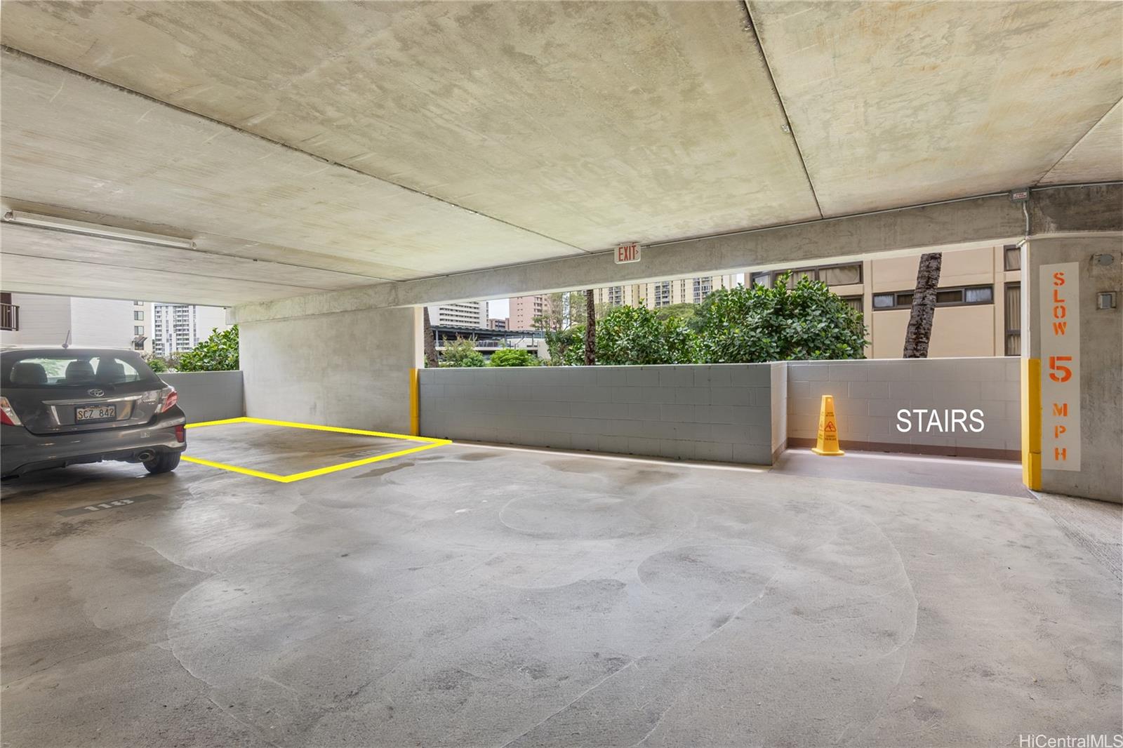 Country Club Plaza condo # 718, Honolulu, Hawaii - photo 22 of 25