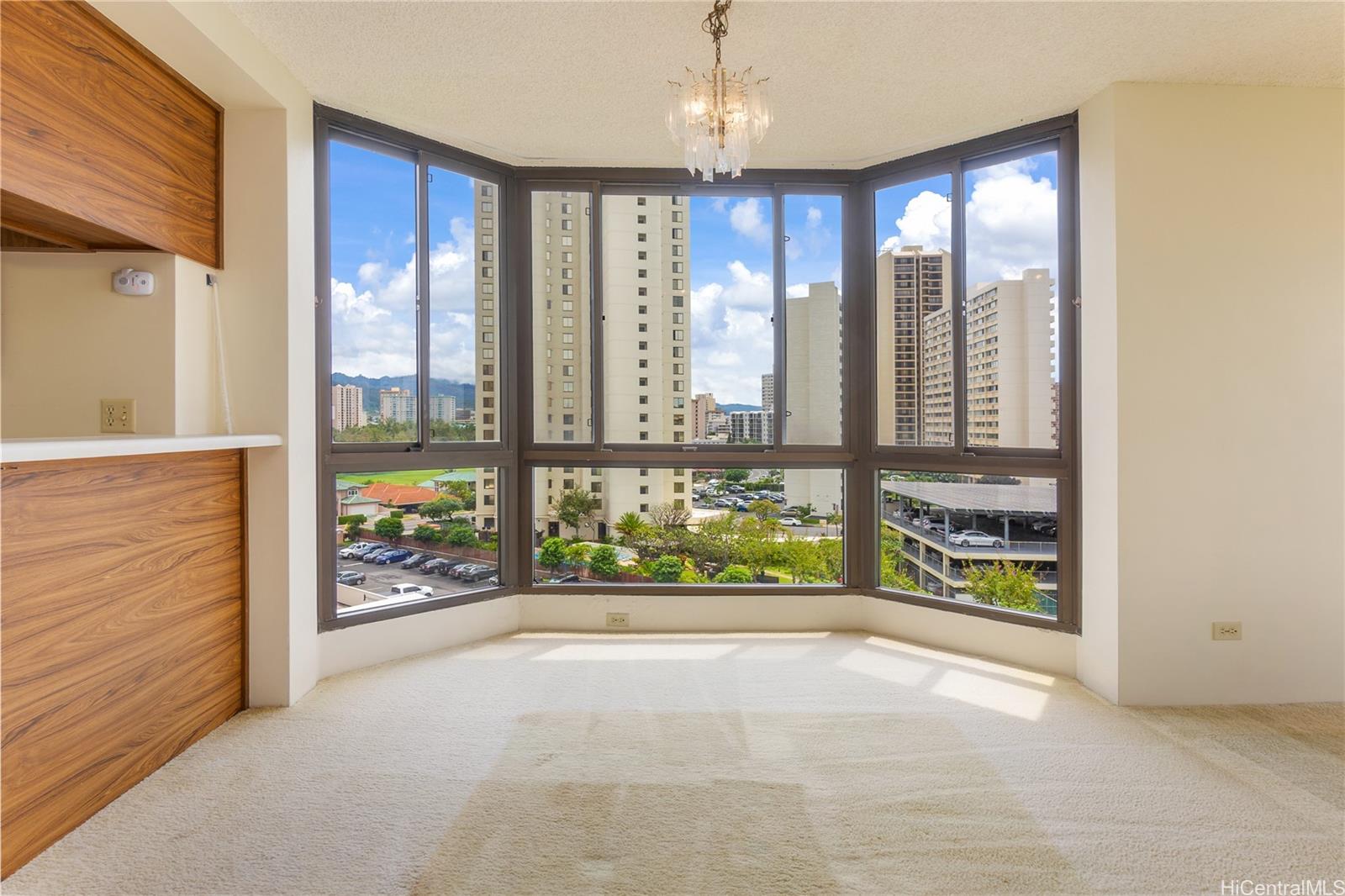 Country Club Plaza condo # 718, Honolulu, Hawaii - photo 5 of 25