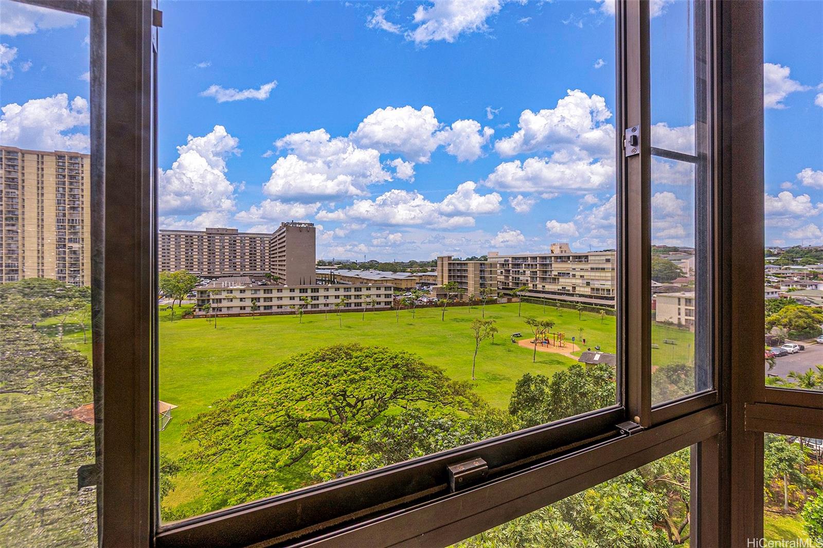 Country Club Plaza condo # 718, Honolulu, Hawaii - photo 7 of 25