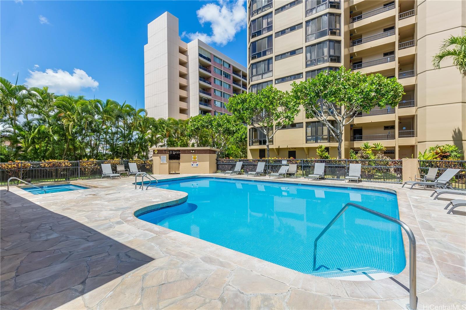 Country Club Plaza condo # 814, Honolulu, Hawaii - photo 22 of 25