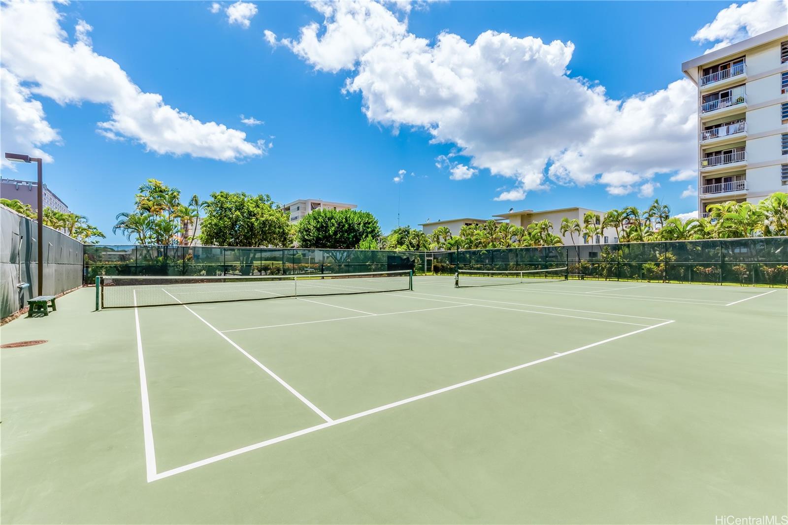 Country Club Plaza condo # 814, Honolulu, Hawaii - photo 23 of 25