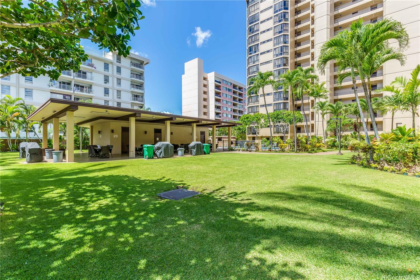 Country Club Plaza condo # 814, Honolulu, Hawaii - photo 24 of 25