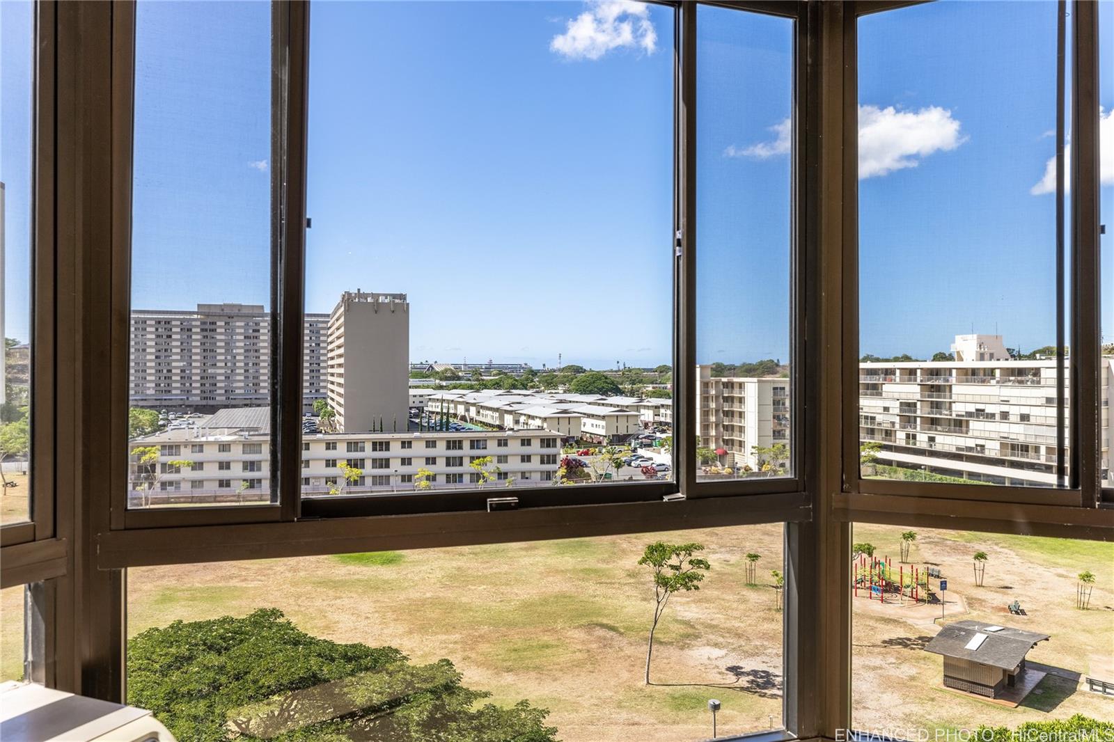 Country Club Plaza condo # 817, Honolulu, Hawaii - photo 2 of 25