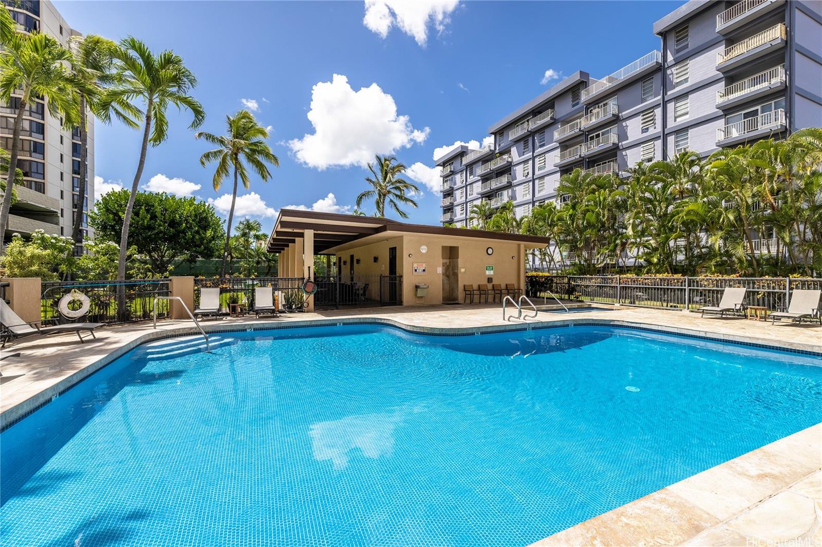 Country Club Plaza condo # 817, Honolulu, Hawaii - photo 16 of 25