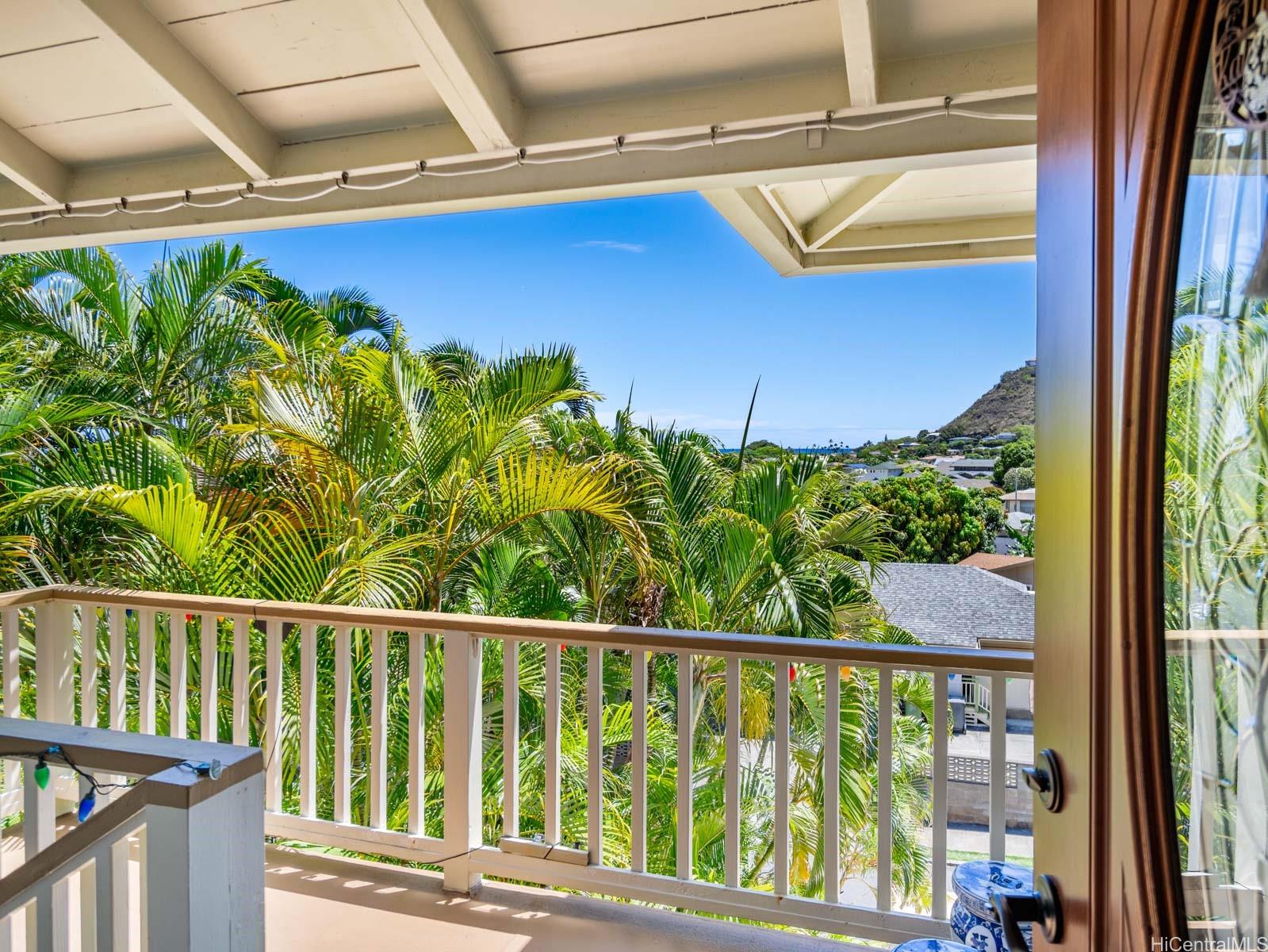 509  Lawelawe Street Aina Haina Area, Diamond Head home - photo 2 of 24