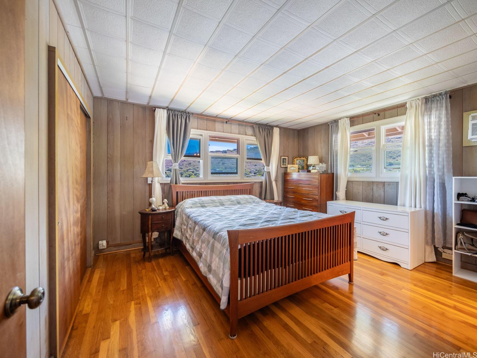 509  Lawelawe Street Aina Haina Area, Diamond Head home - photo 12 of 24