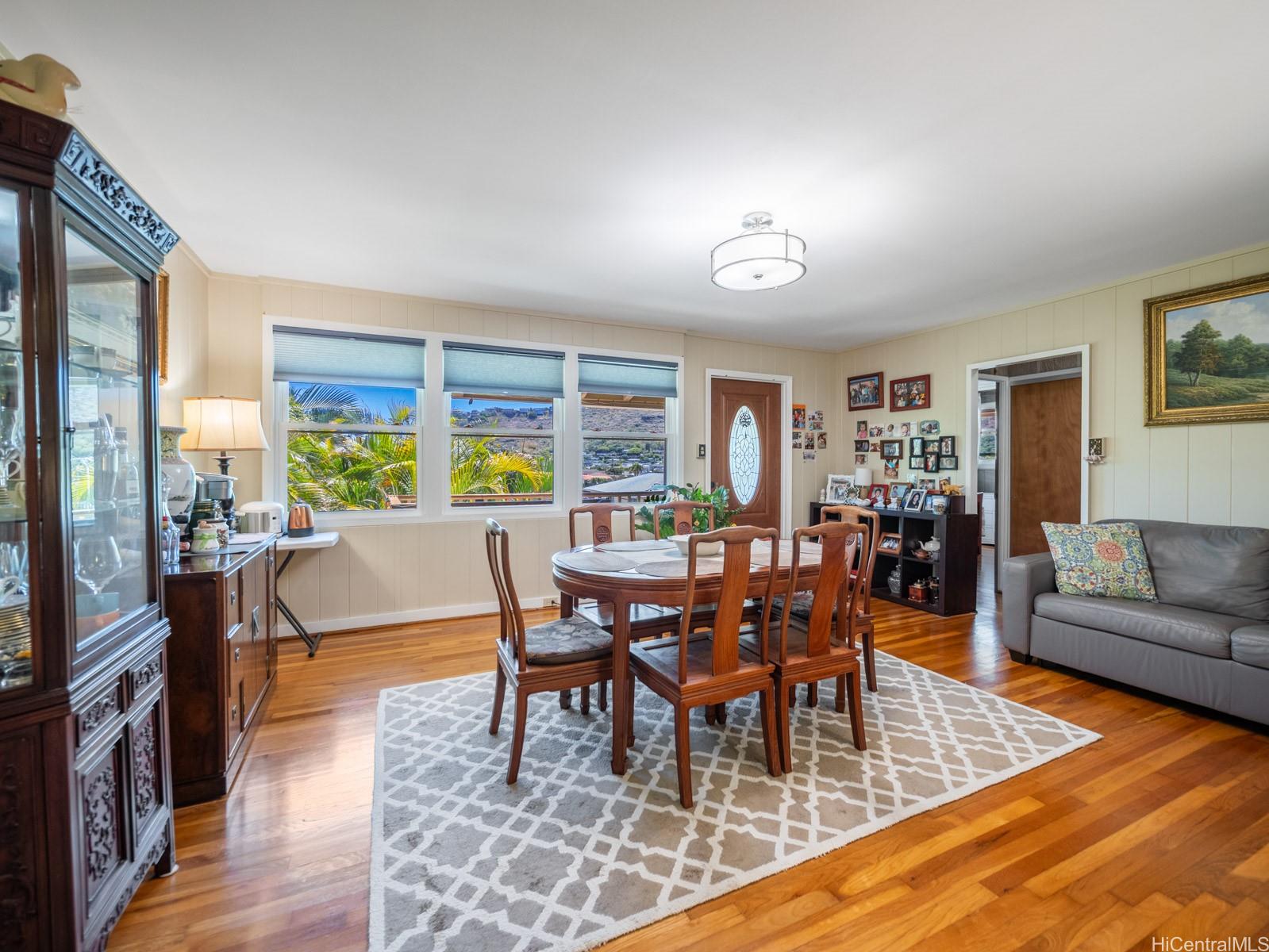 509  Lawelawe Street Aina Haina Area, Diamond Head home - photo 3 of 24