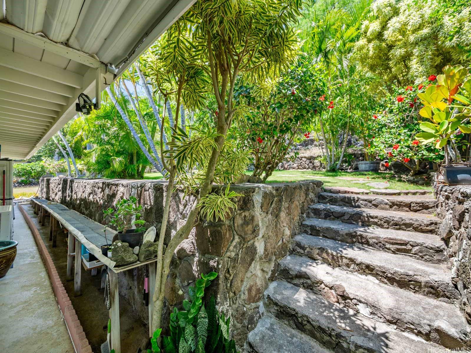 509  Lawelawe Street Aina Haina Area, Diamond Head home - photo 21 of 24