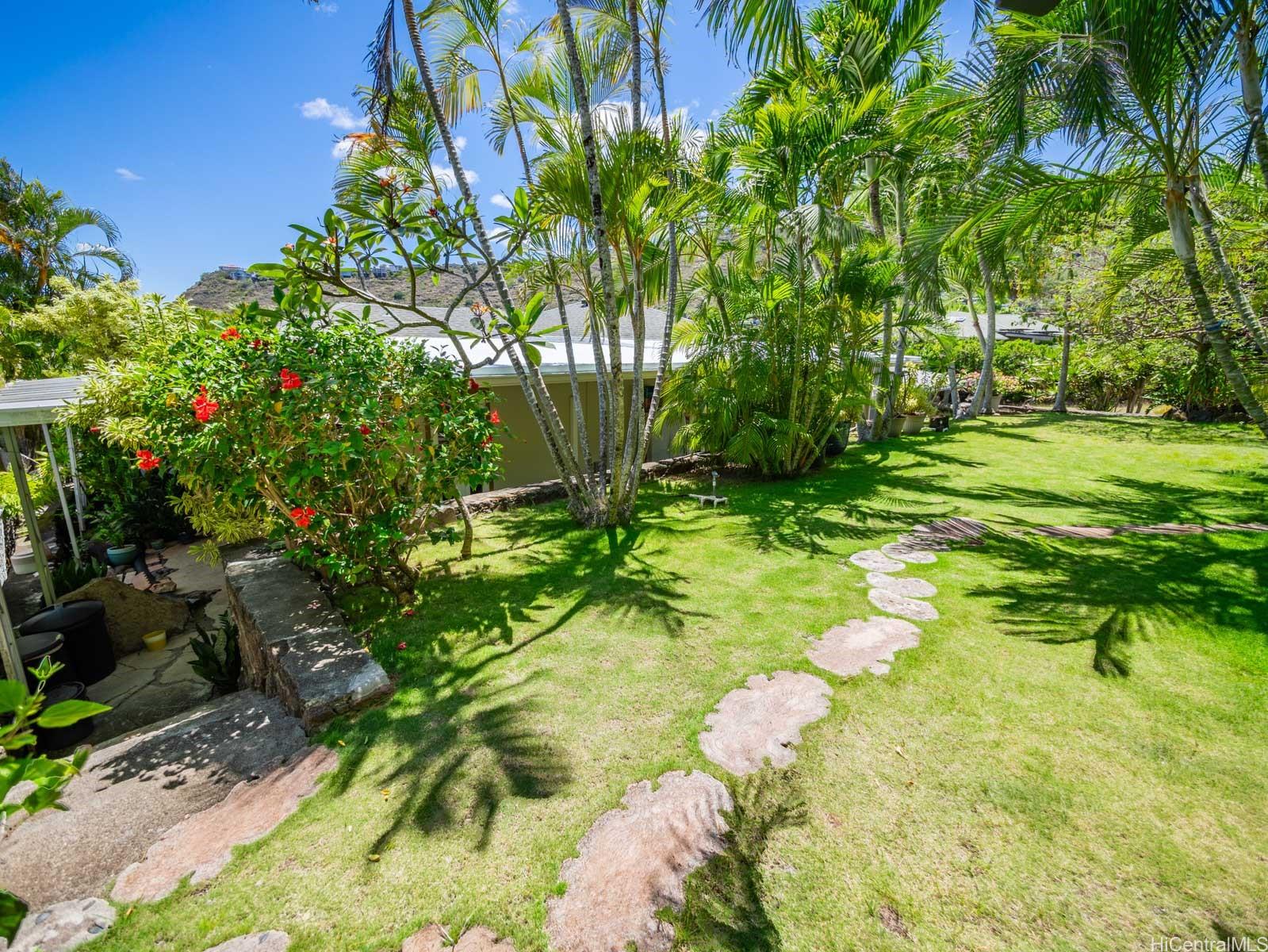 509  Lawelawe Street Aina Haina Area, Diamond Head home - photo 22 of 24