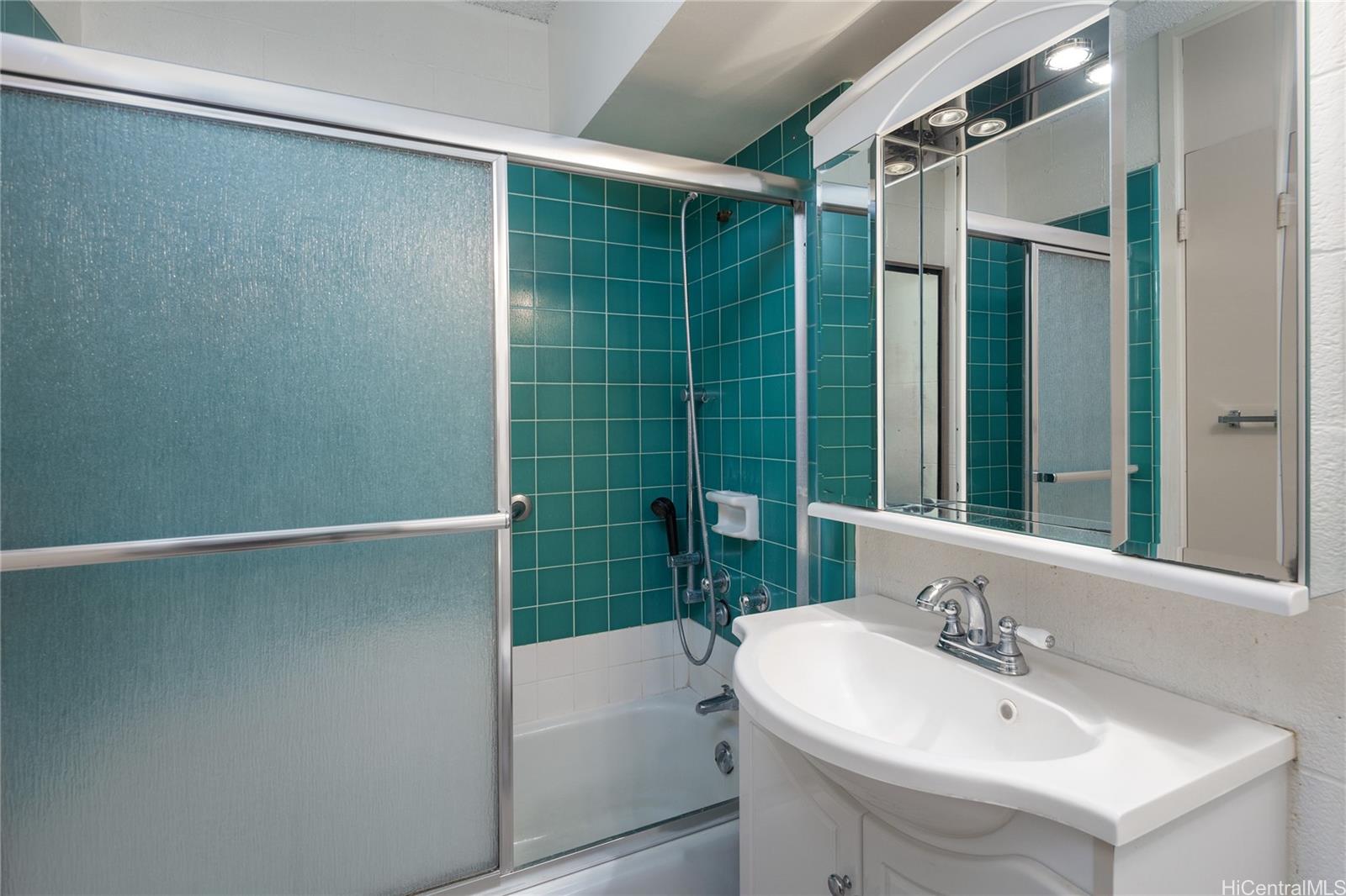 Ala Wai Cove condo # 504, Honolulu, Hawaii - photo 13 of 23