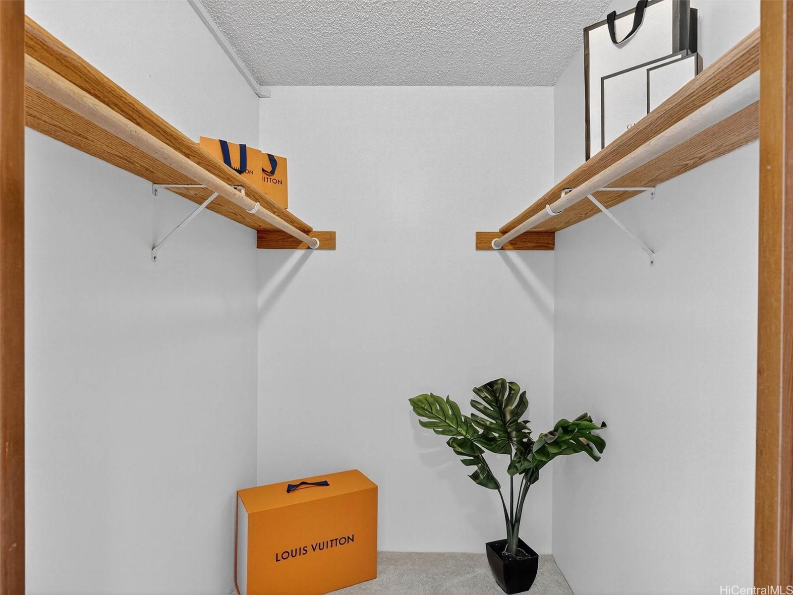 Country Club Plaza condo # 1202, Honolulu, Hawaii - photo 14 of 23