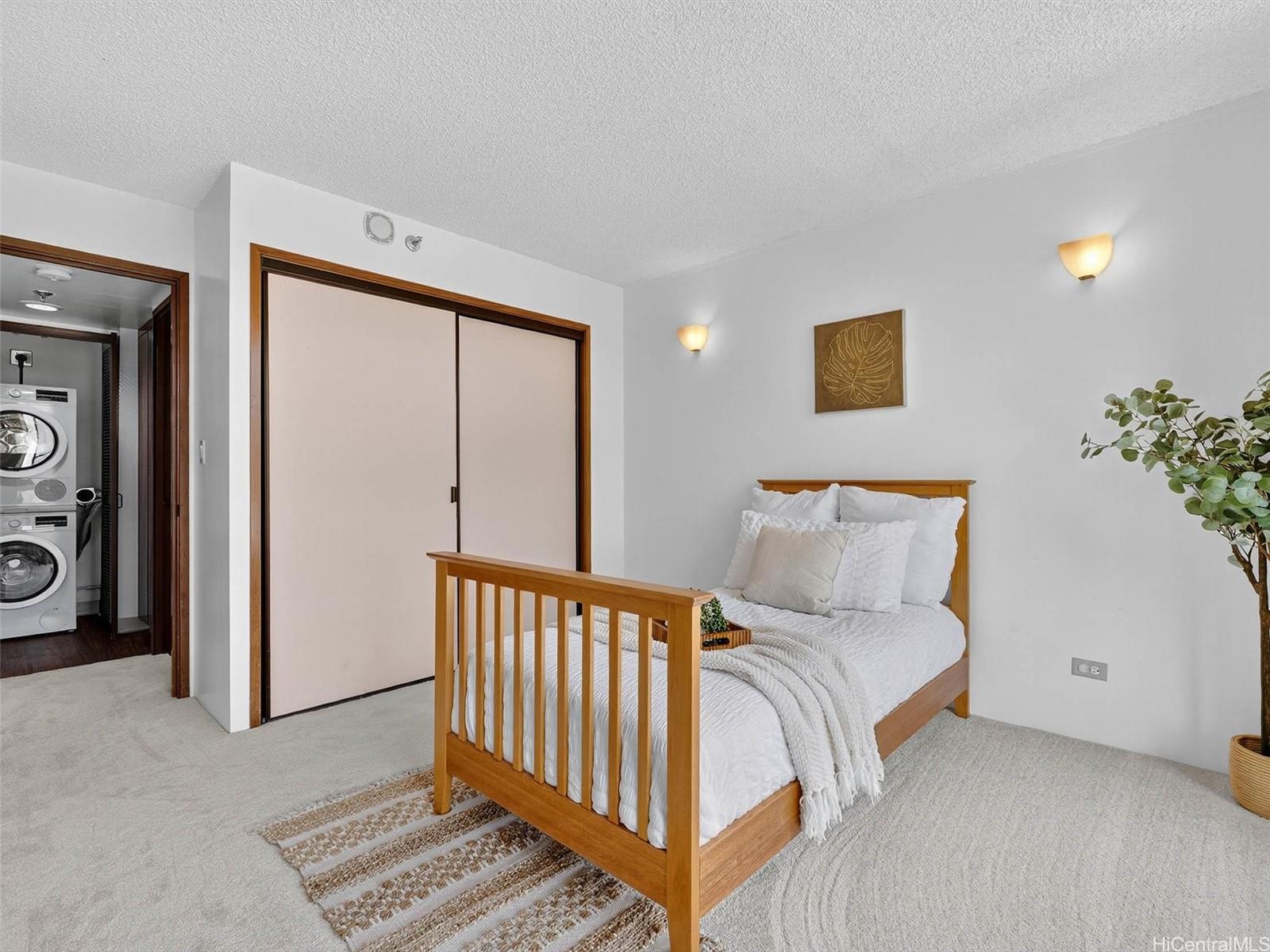 Country Club Plaza condo # 1202, Honolulu, Hawaii - photo 7 of 23