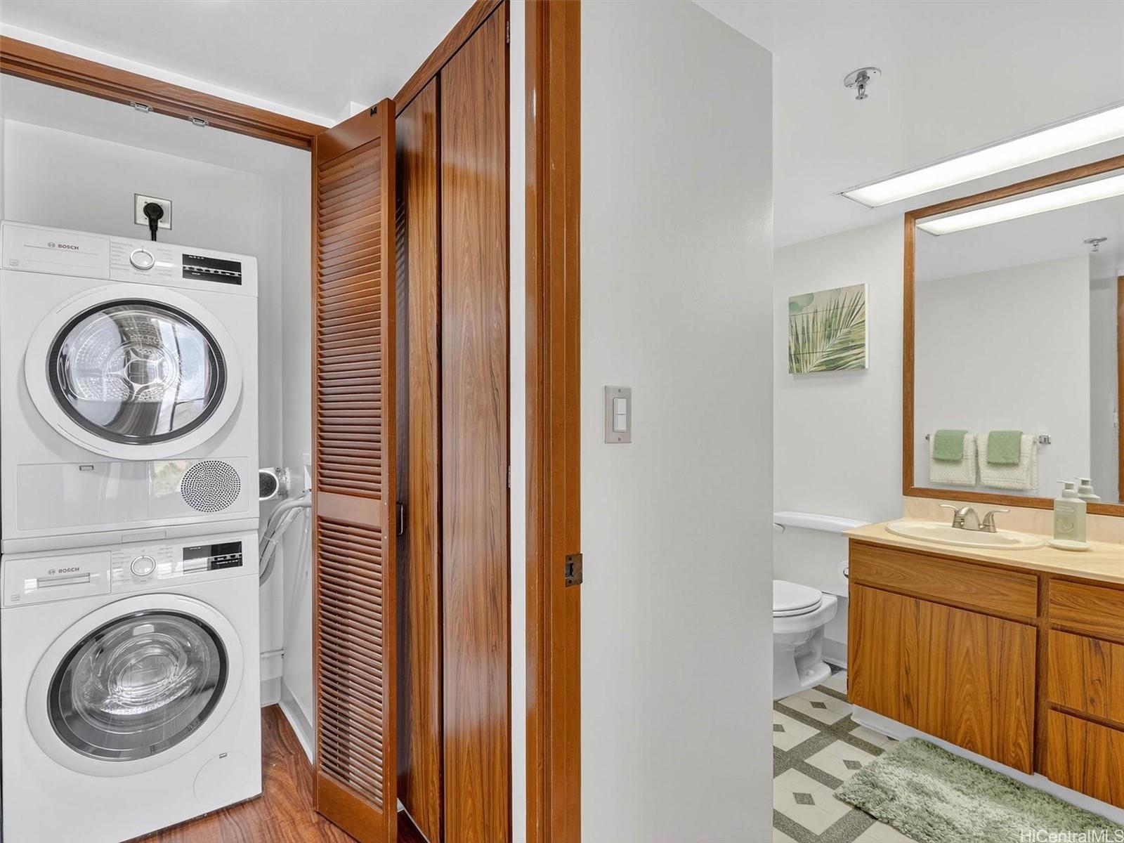 Country Club Plaza condo # 1202, Honolulu, Hawaii - photo 9 of 23