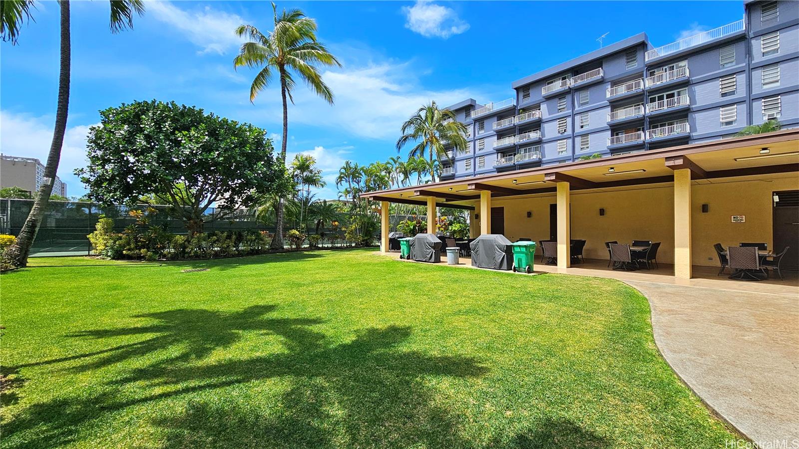 Country Club Plaza condo # 405, Honolulu, Hawaii - photo 17 of 25