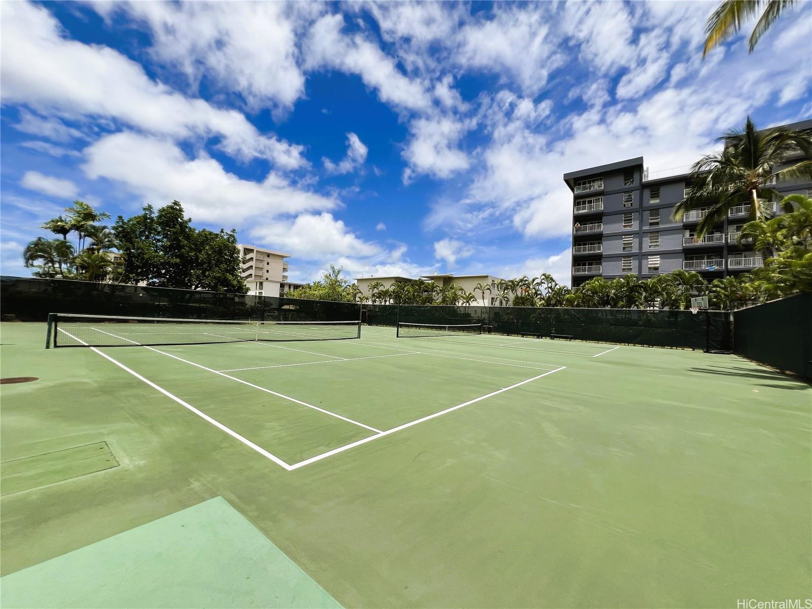 Country Club Plaza condo # 504, Honolulu, Hawaii - photo 8 of 19