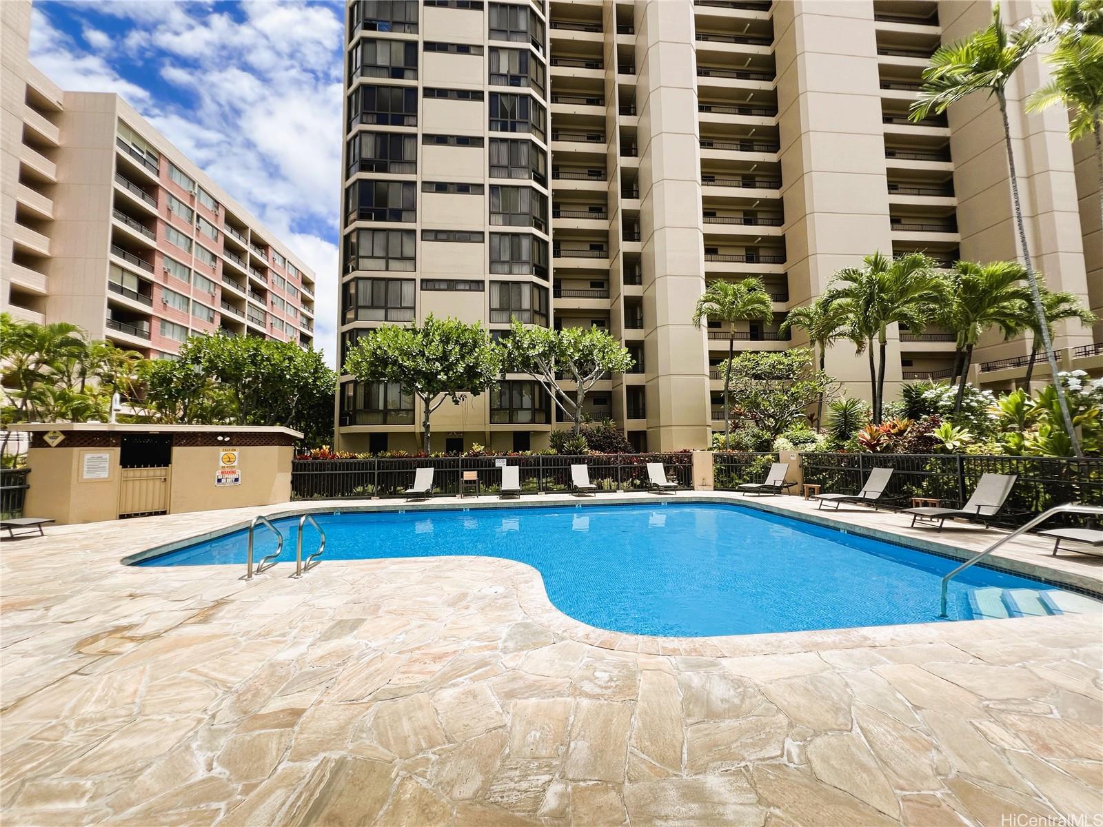 Country Club Plaza condo # 504, Honolulu, Hawaii - photo 9 of 19