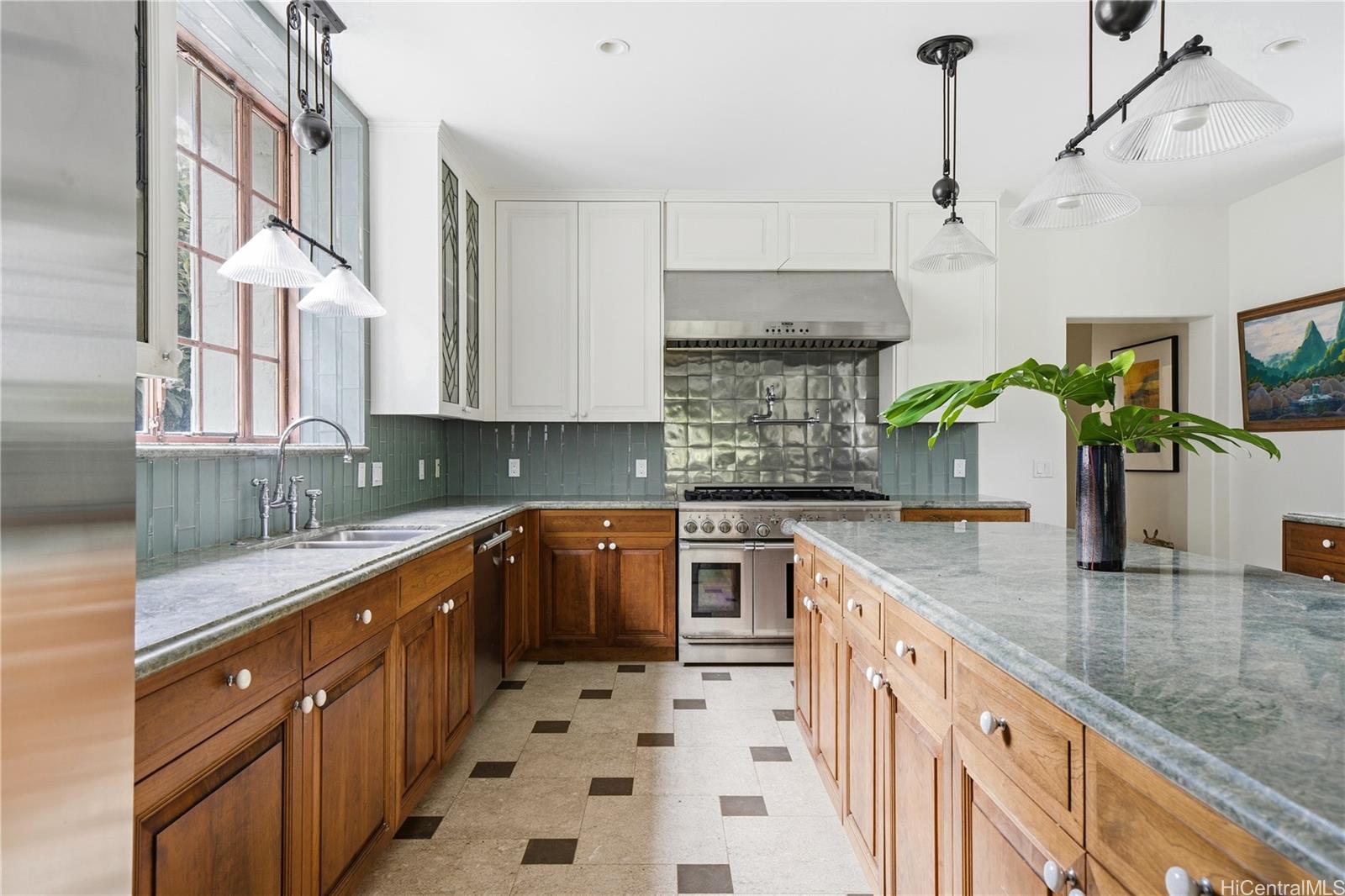 51  Kepola Place Dowsett, Honolulu home - photo 11 of 25