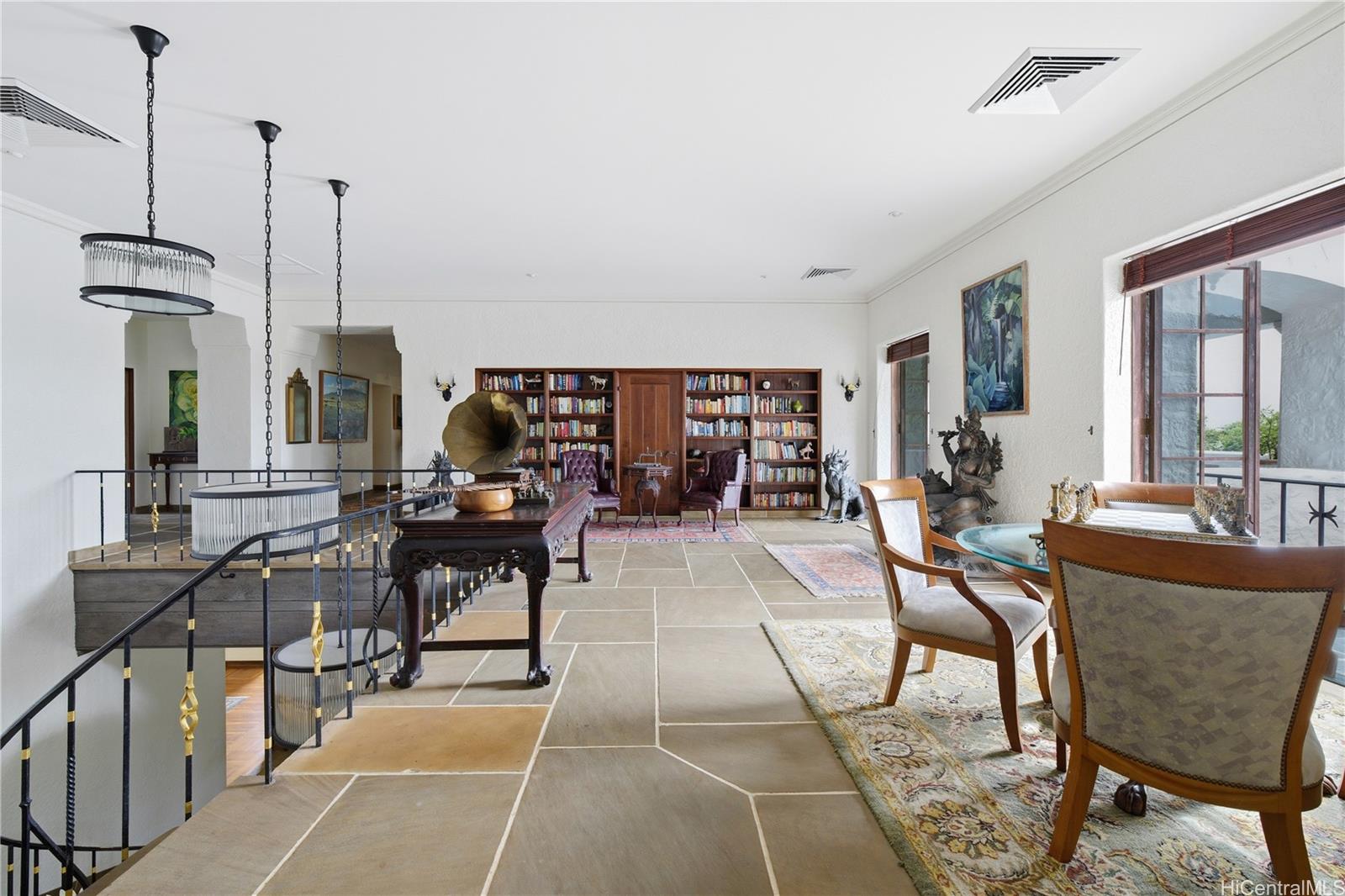 51  Kepola Place Dowsett, Honolulu home - photo 15 of 25