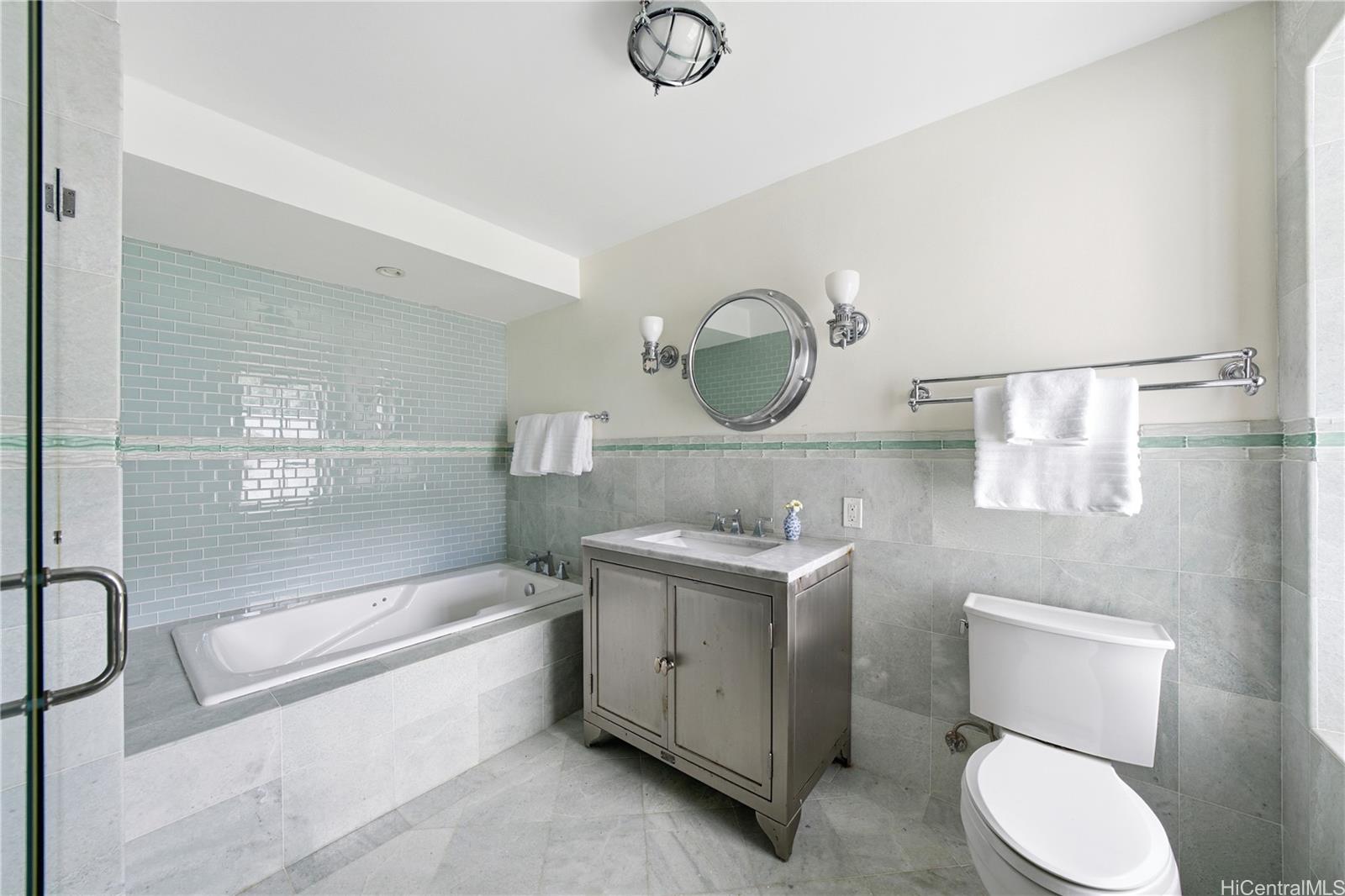 51  Kepola Place Dowsett, Honolulu home - photo 18 of 25