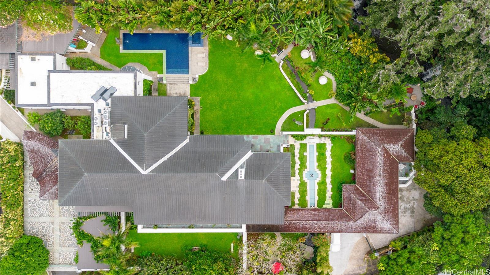 51  Kepola Place Dowsett, Honolulu home - photo 3 of 25