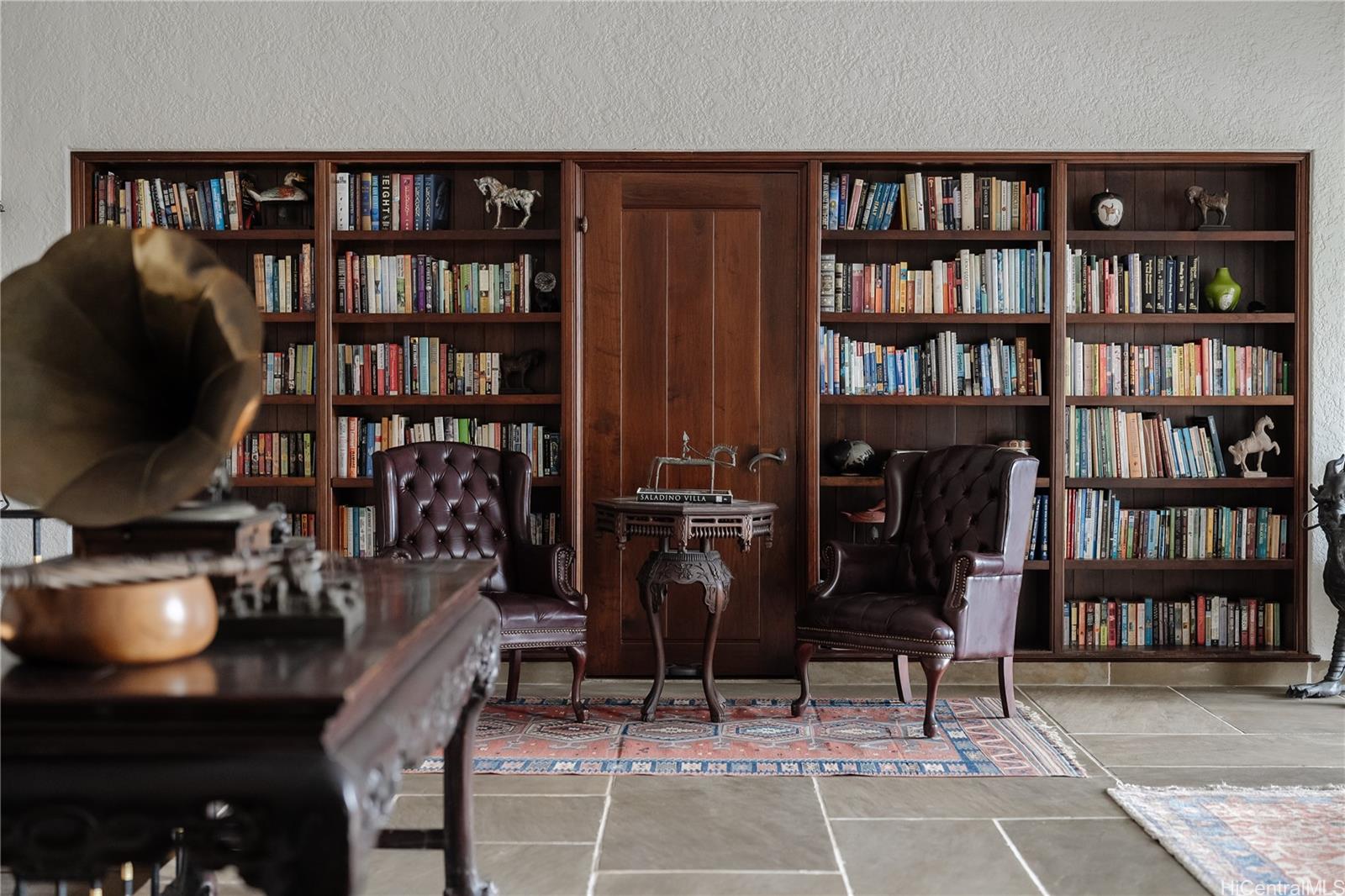 51  Kepola Place Dowsett, Honolulu home - photo 21 of 25