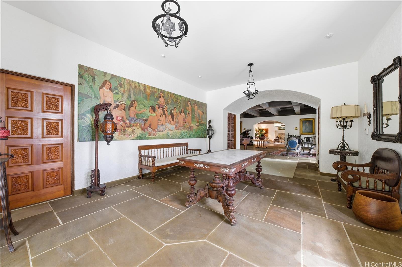 51  Kepola Place Dowsett, Honolulu home - photo 4 of 25