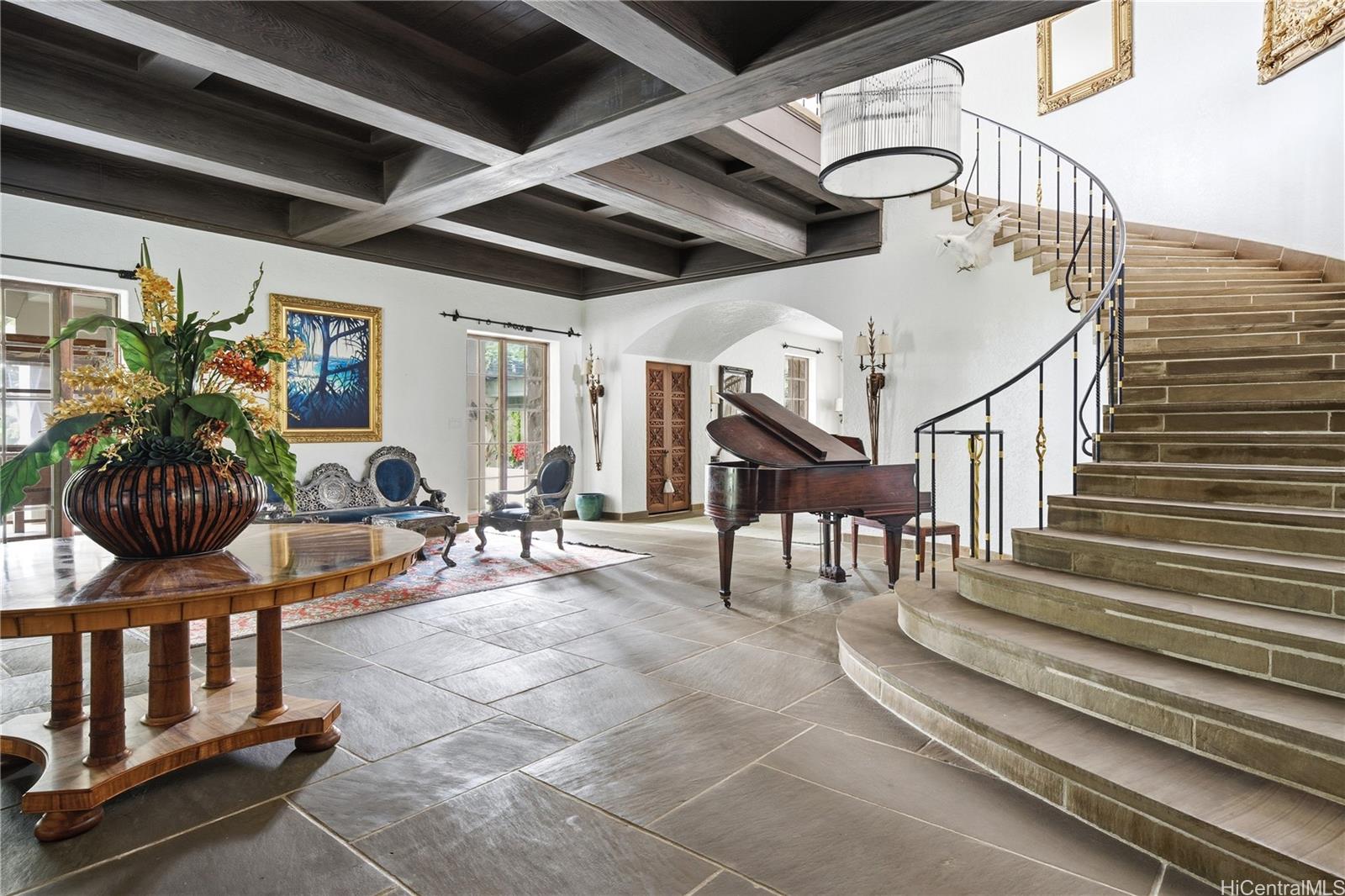 51  Kepola Place Dowsett, Honolulu home - photo 6 of 25