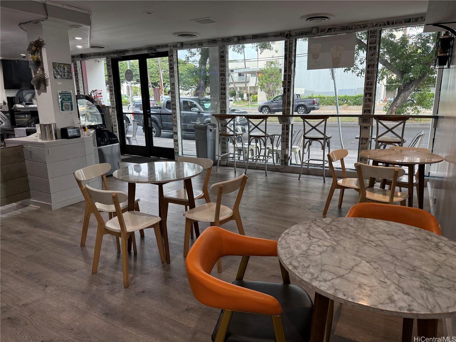 510 Piikoi Street Kakaako  - photo 4 of 6