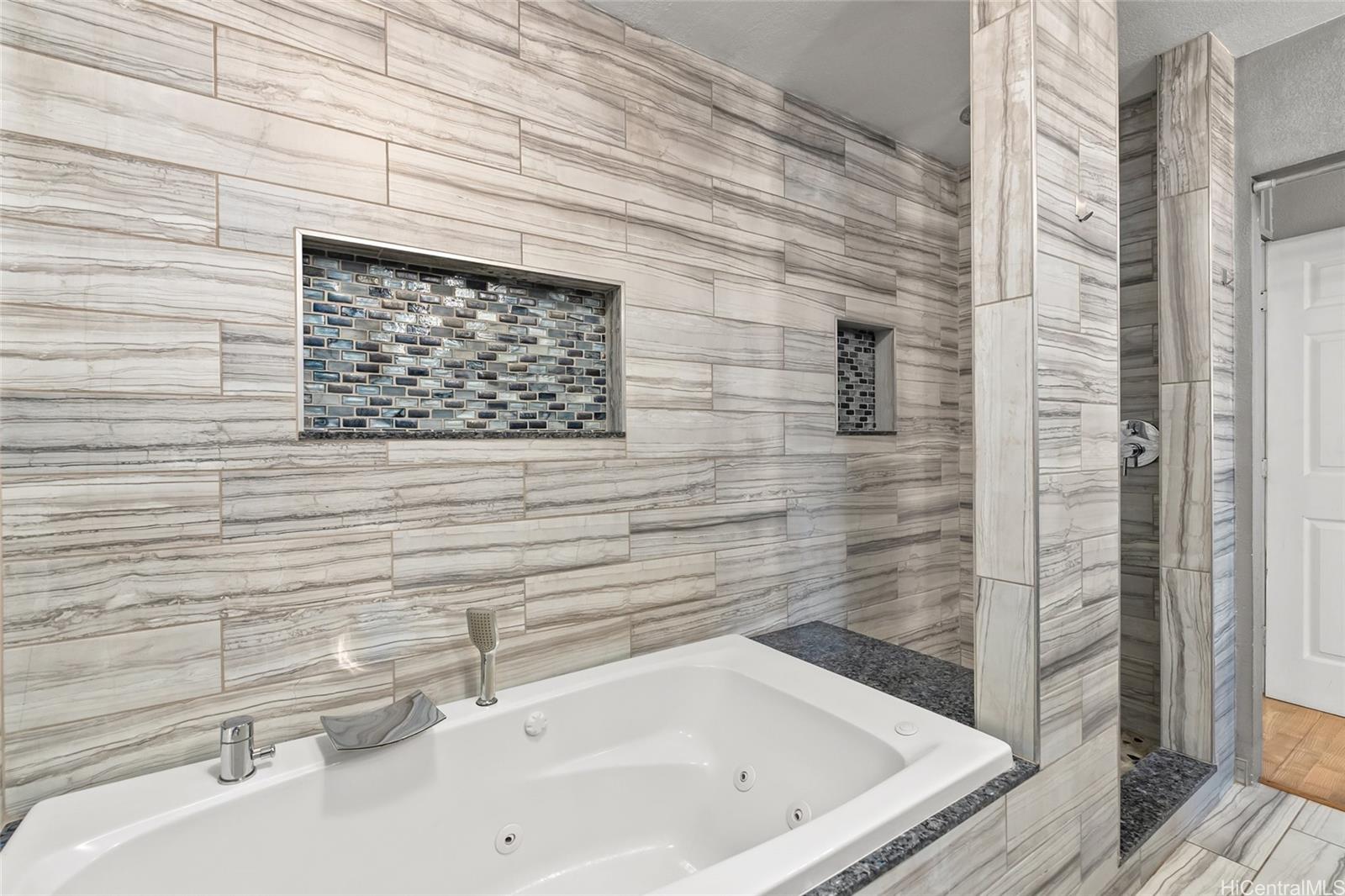 51-015 Lau Place Kaaawa - Multi-family - photo 16 of 25