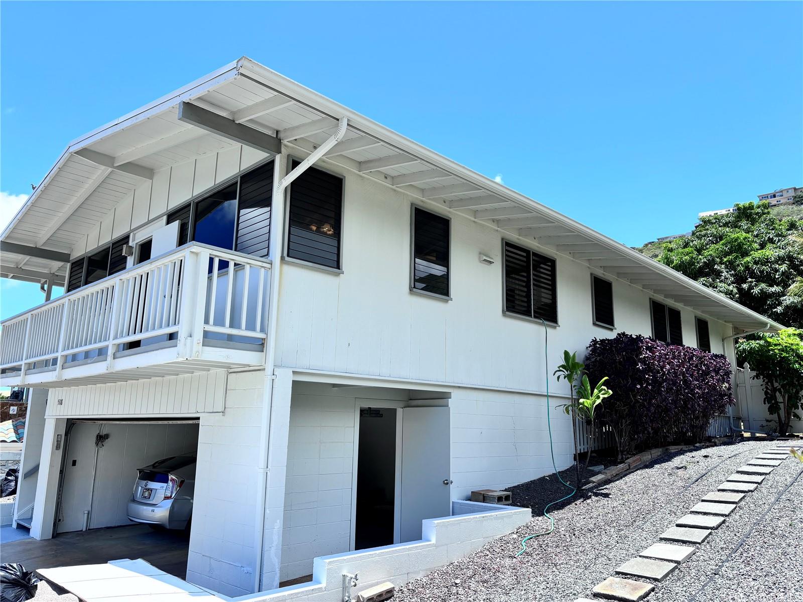 5118  Kilauea Ave Waialae Nui Vly, Diamond Head home - photo 2 of 19