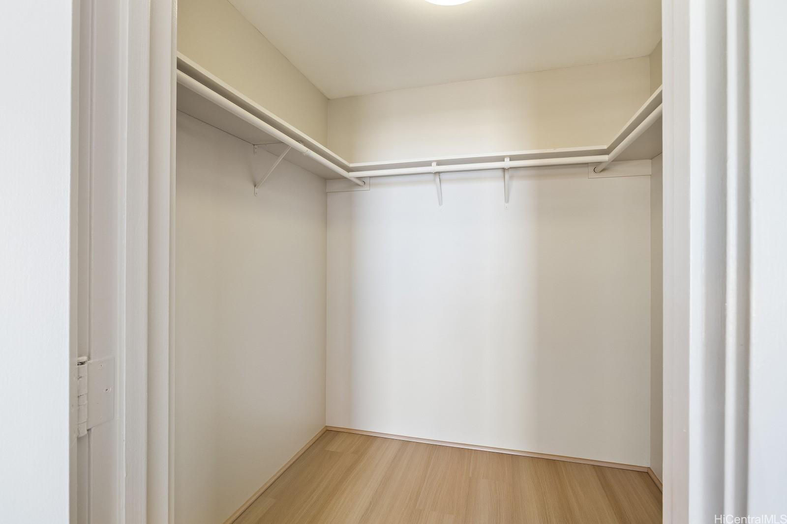 512 Iolani Ave Honolulu - Rental - photo 12 of 21