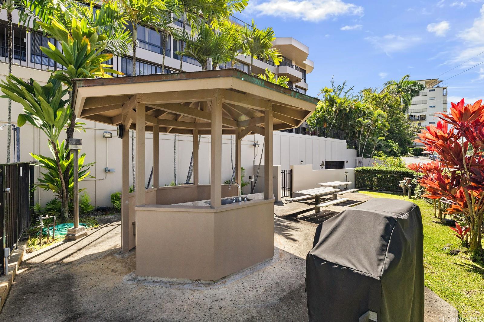 512 Iolani Ave Honolulu - Rental - photo 20 of 21