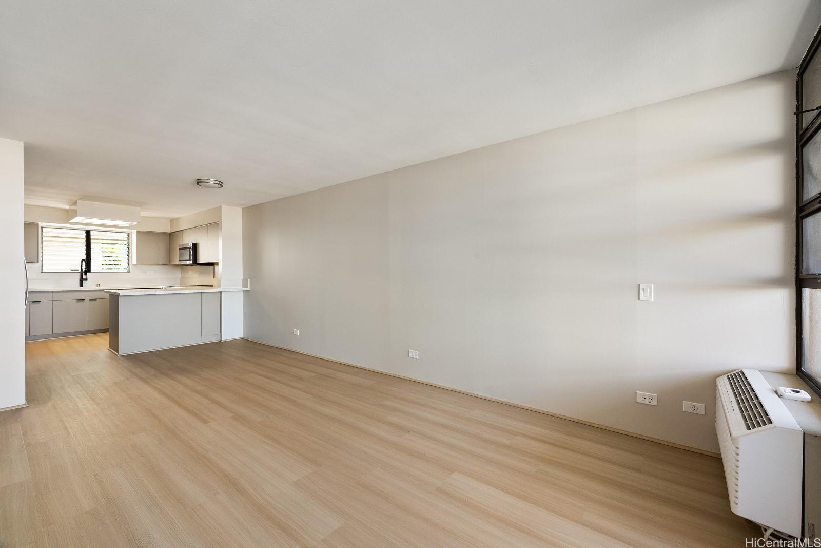 512 Iolani Ave Honolulu - Rental - photo 4 of 21
