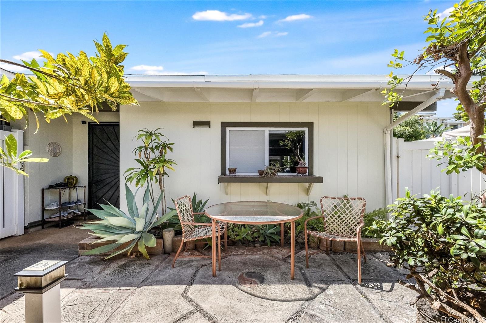 512  Kukuiula Loop Koko Head Terrace, Hawaii Kai home - photo 3 of 25