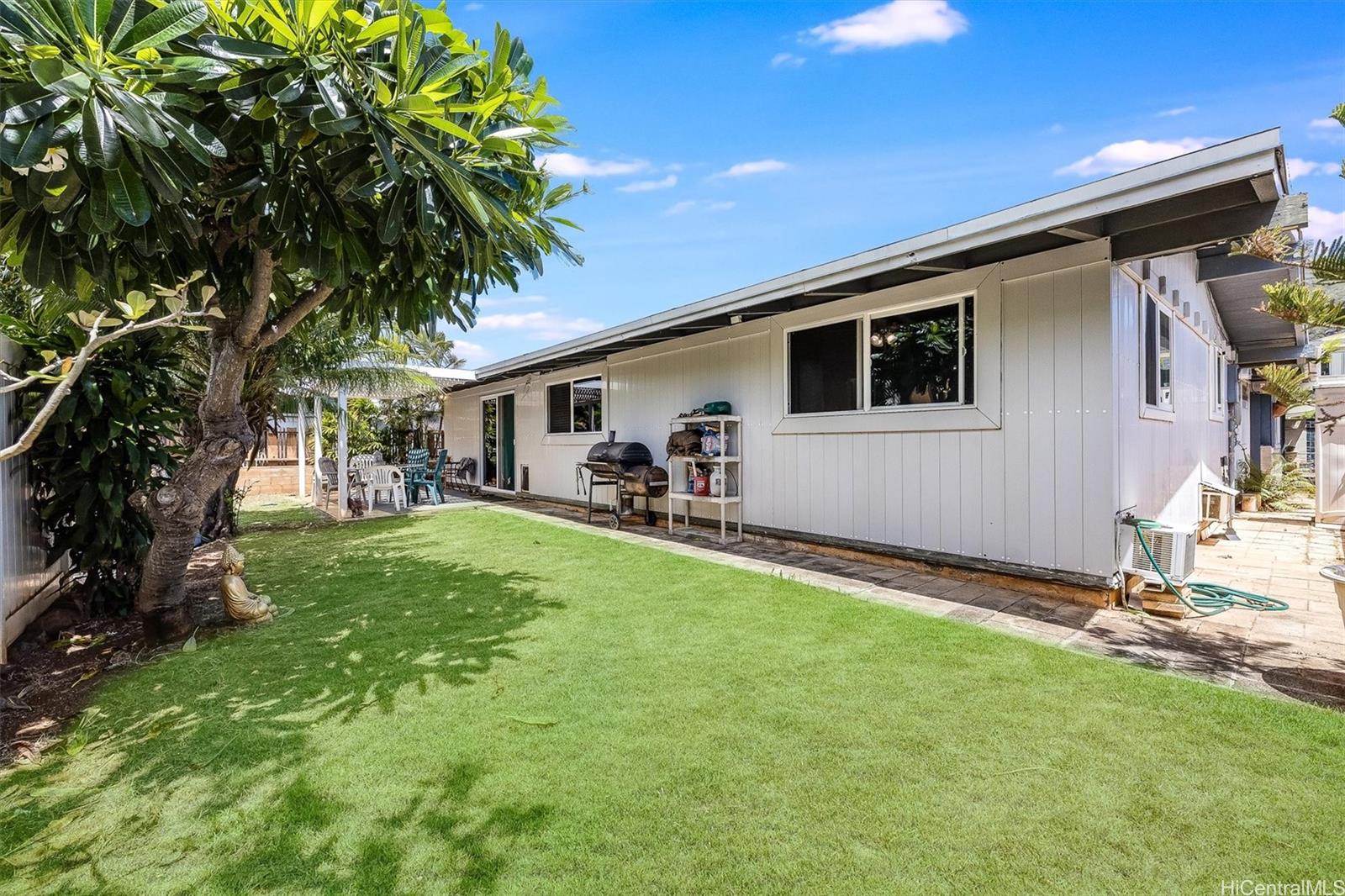 512  Kukuiula Loop Koko Head Terrace, Hawaii Kai home - photo 8 of 25